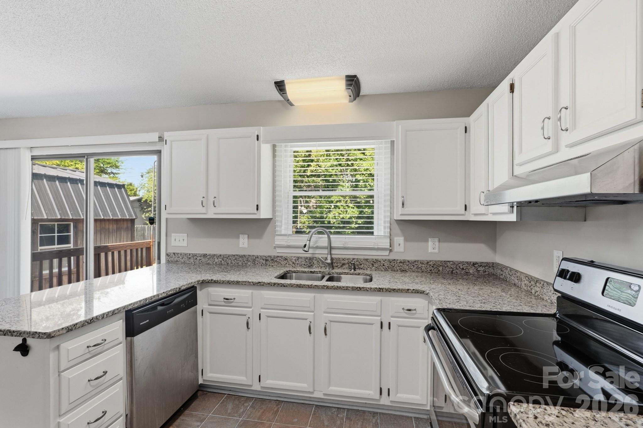 3028 Dylan Place Property Photo 3