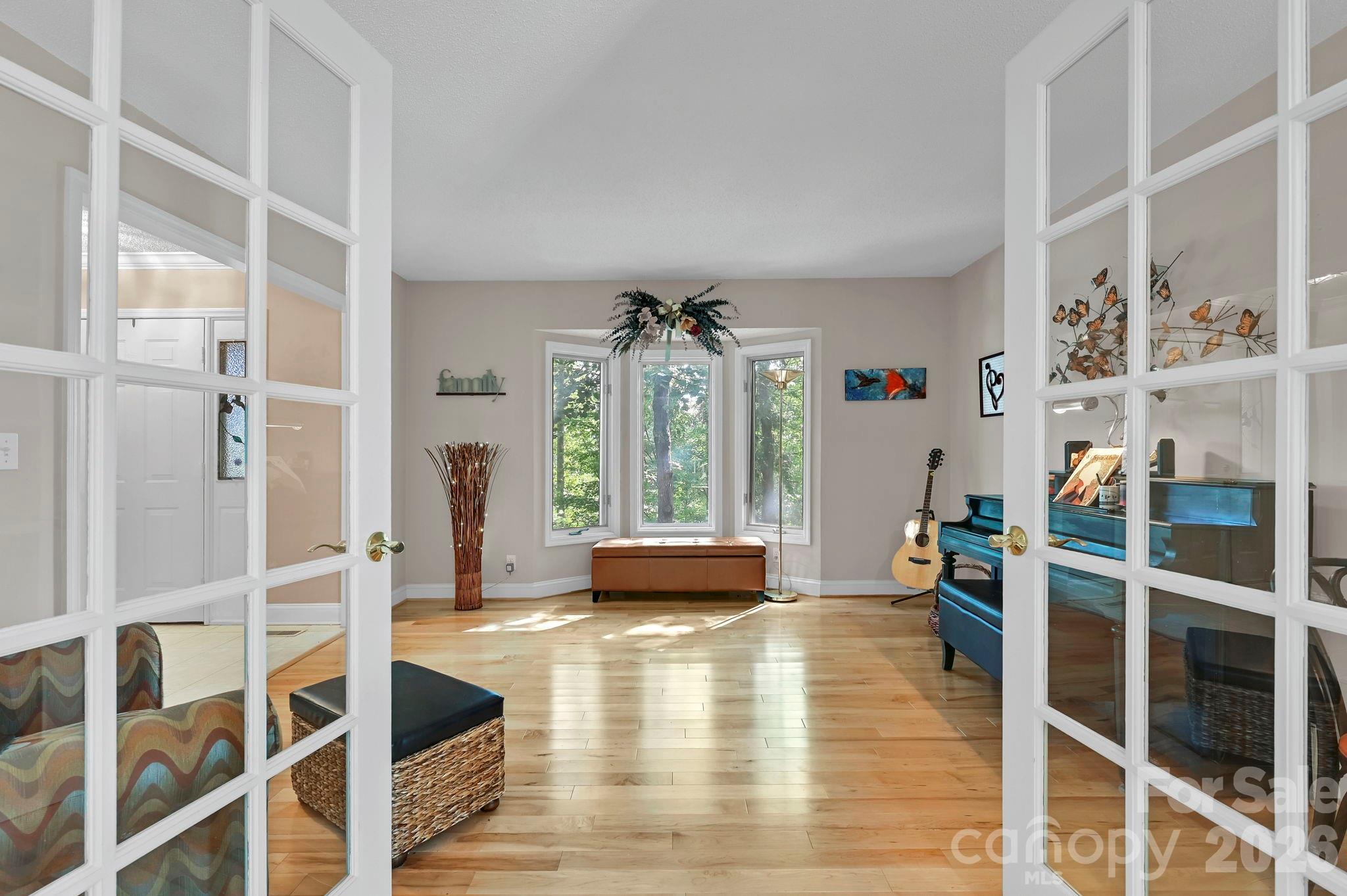 25 Weston Heights Drive Property Photo 5
