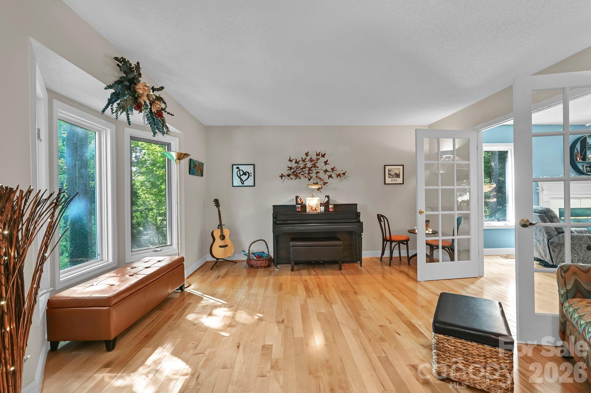 25 Weston Heights Drive Property Photo 6