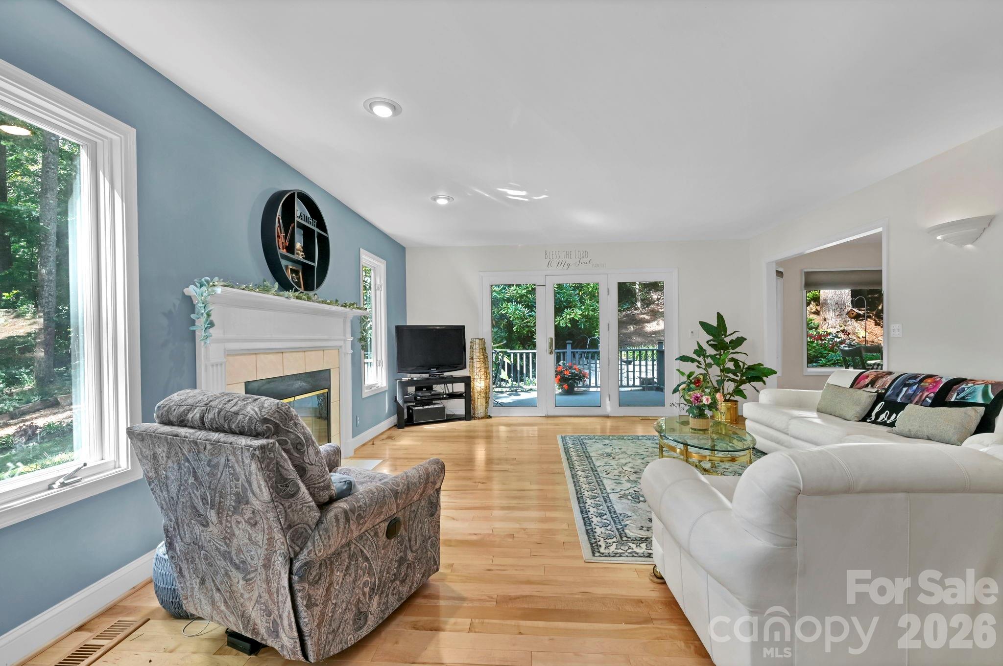 25 Weston Heights Drive Property Photo 8