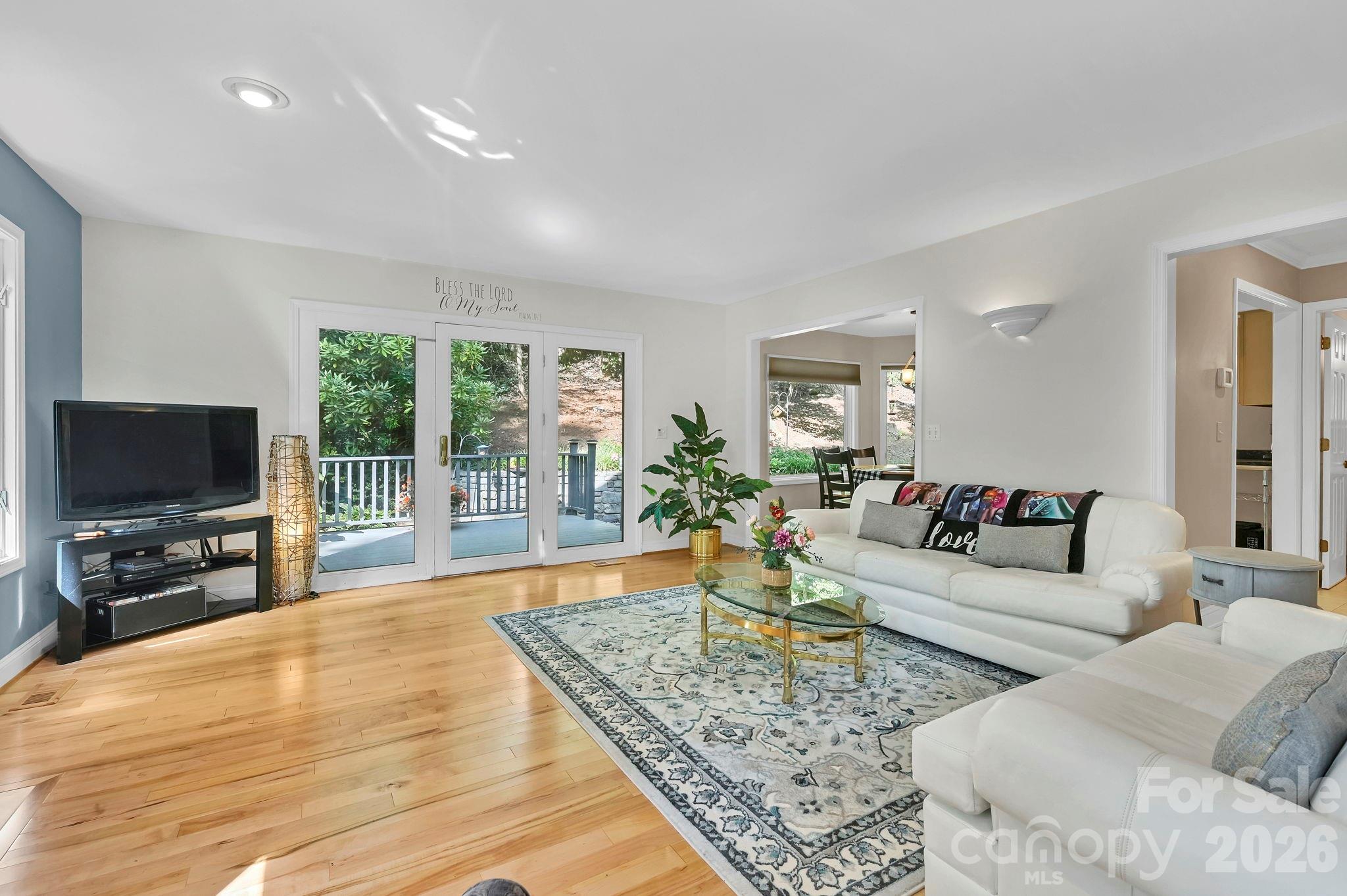 25 Weston Heights Drive Property Photo 9