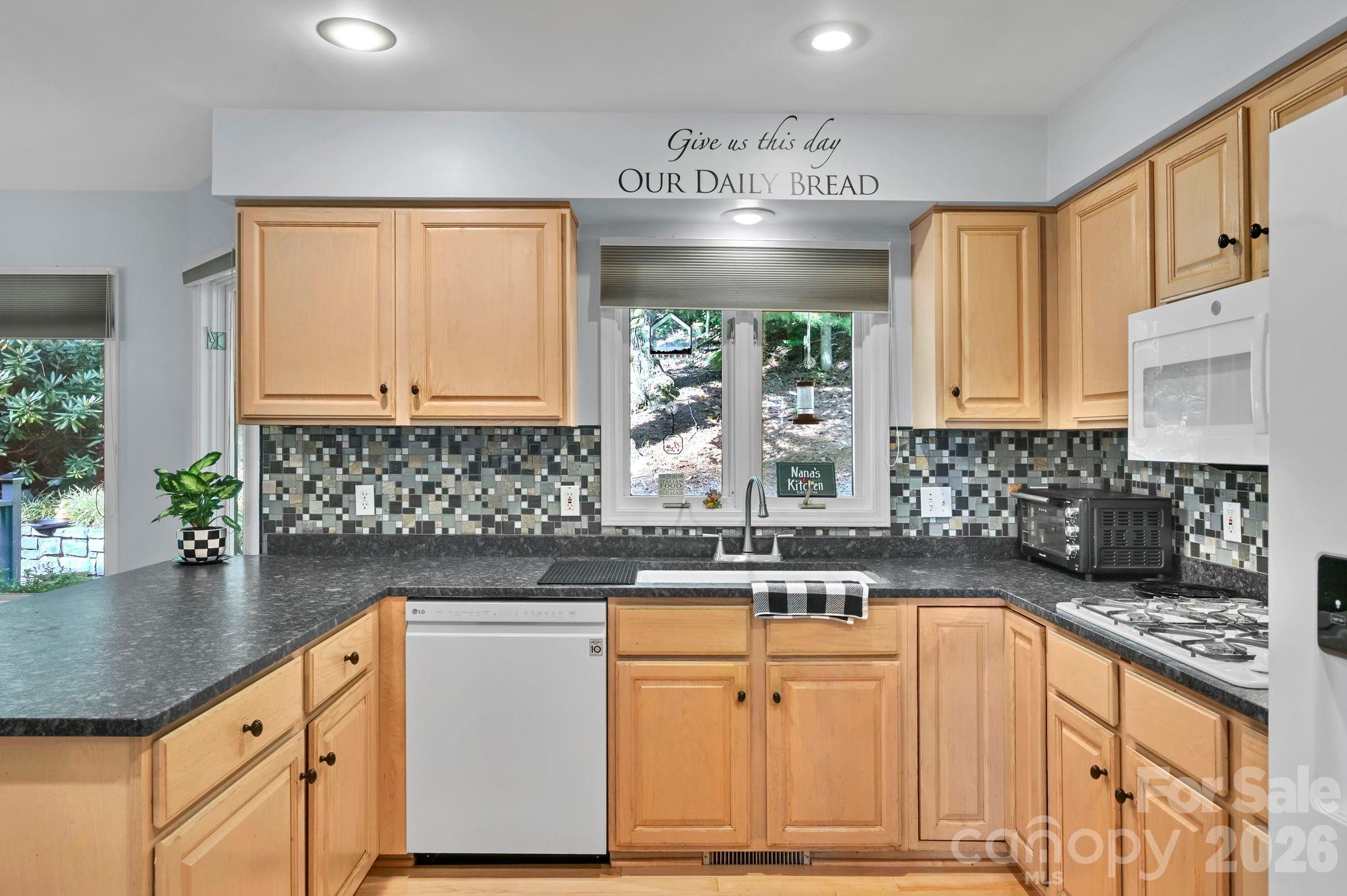25 Weston Heights Drive Property Photo 12