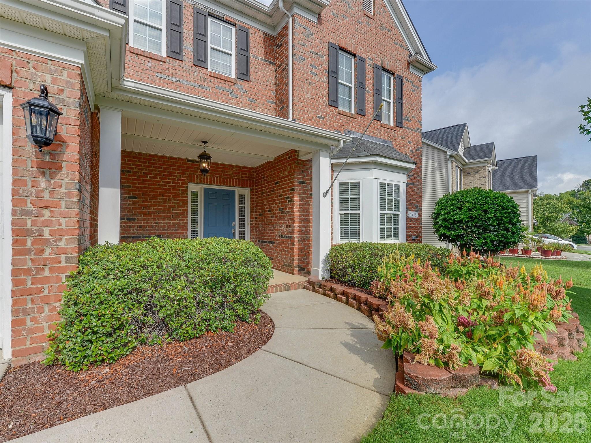 5915 Trailwater Road Property Photo 2