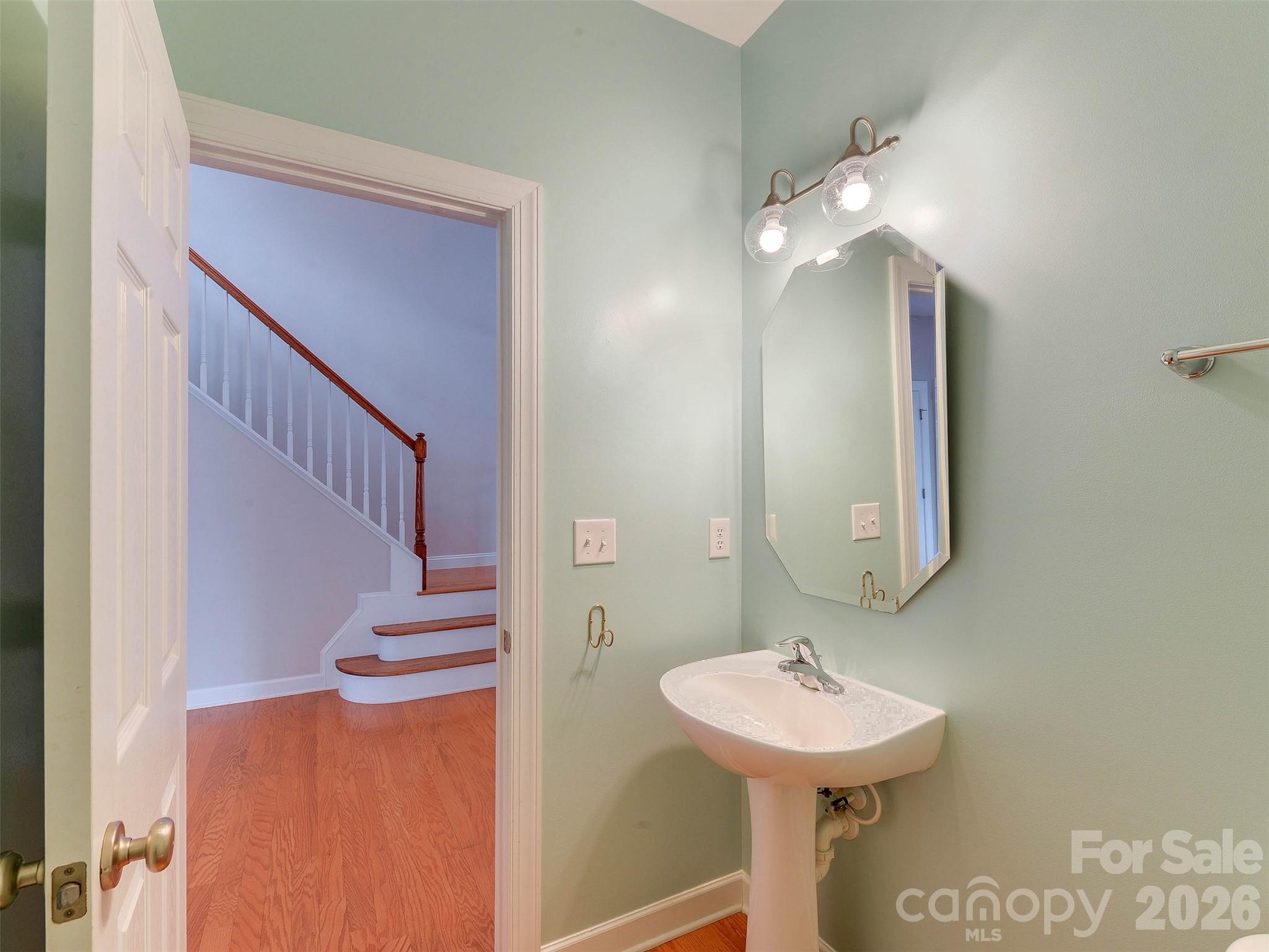 5915 Trailwater Road Property Photo 9