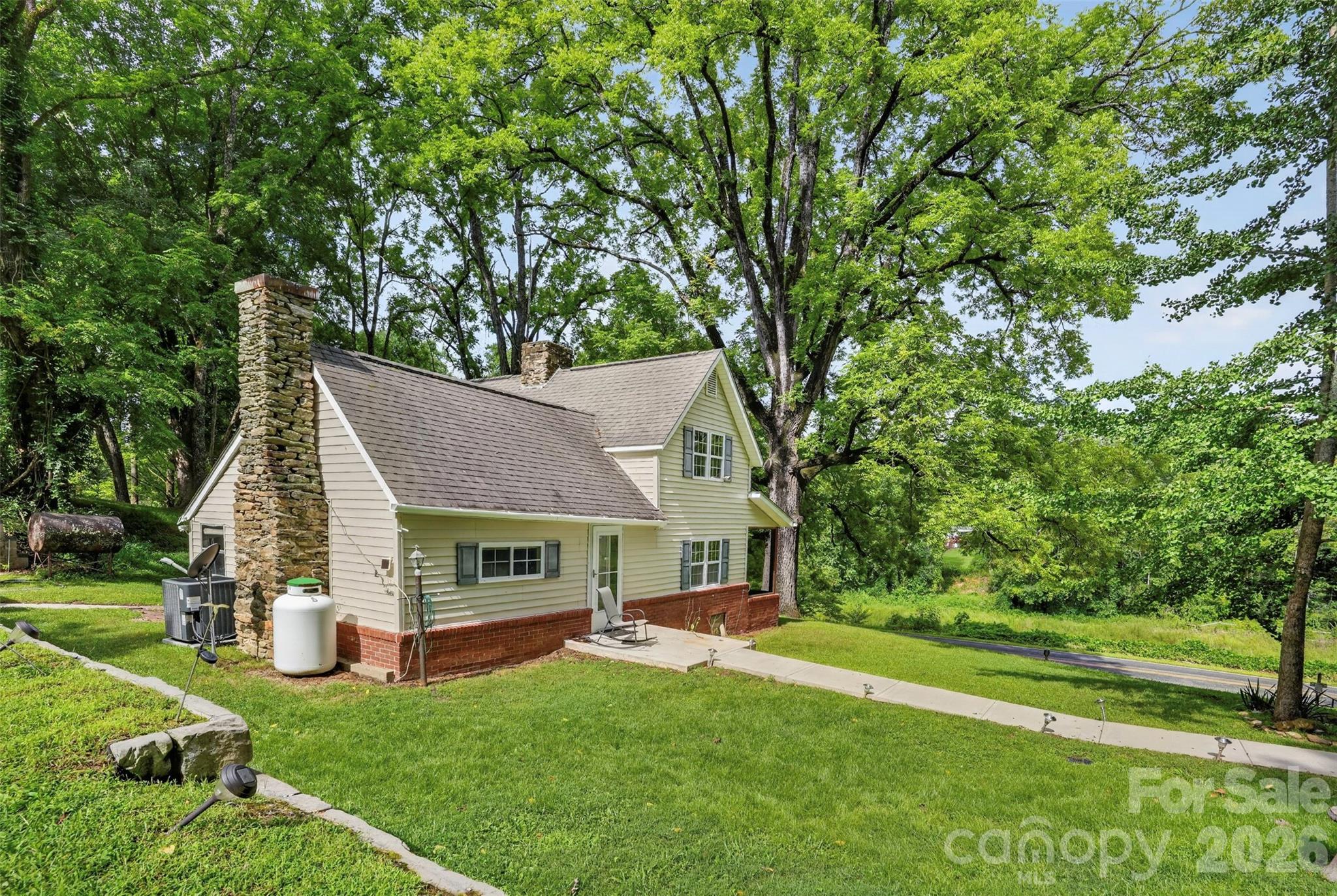 168 Huntley Road Property Photo 5