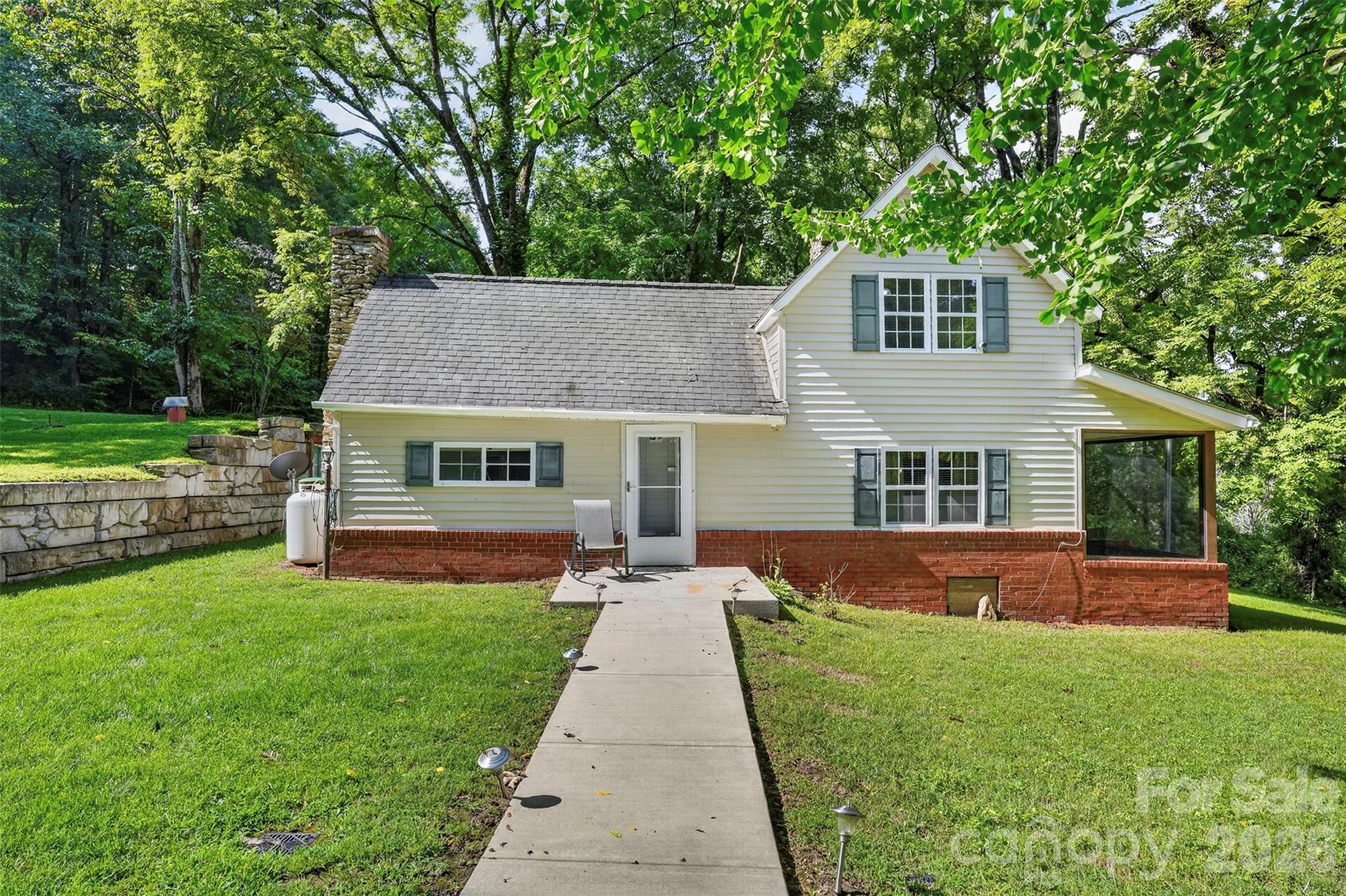 168 Huntley Road Property Photo 6