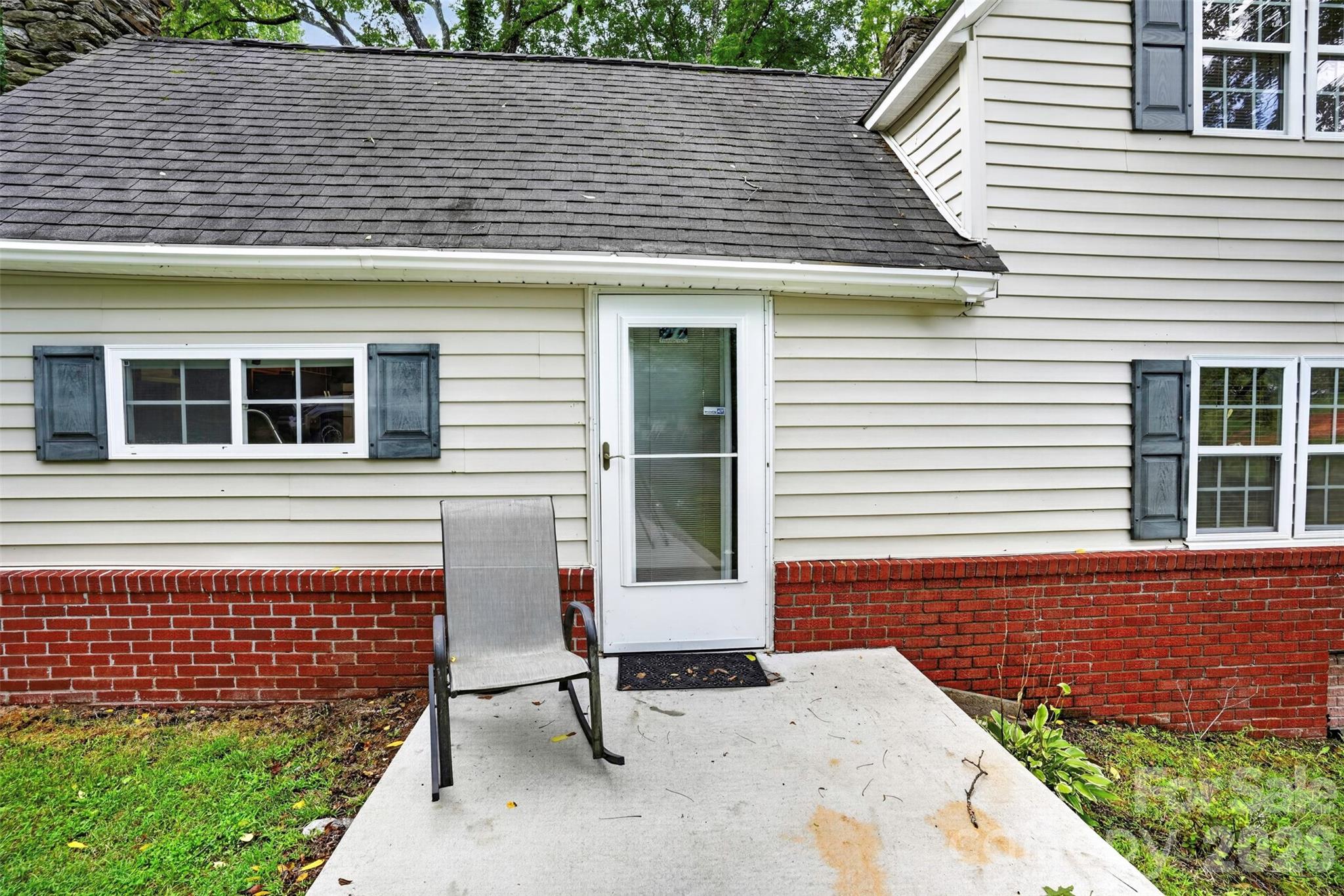 168 Huntley Road Property Photo 7