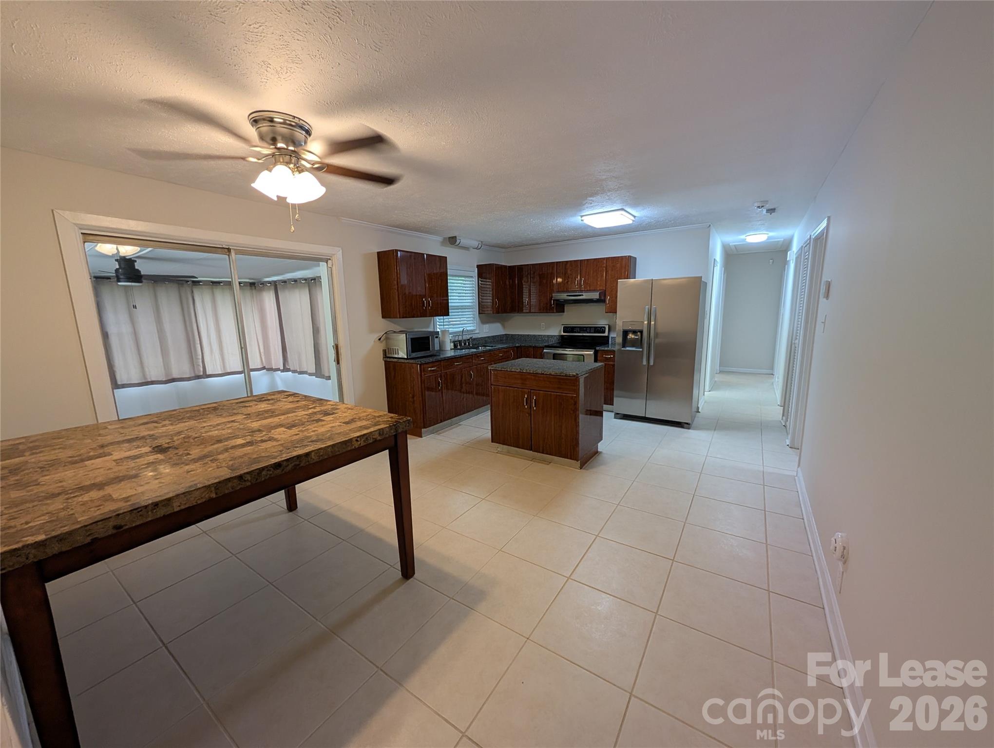 702 Dogwood Lane Property Photo 4