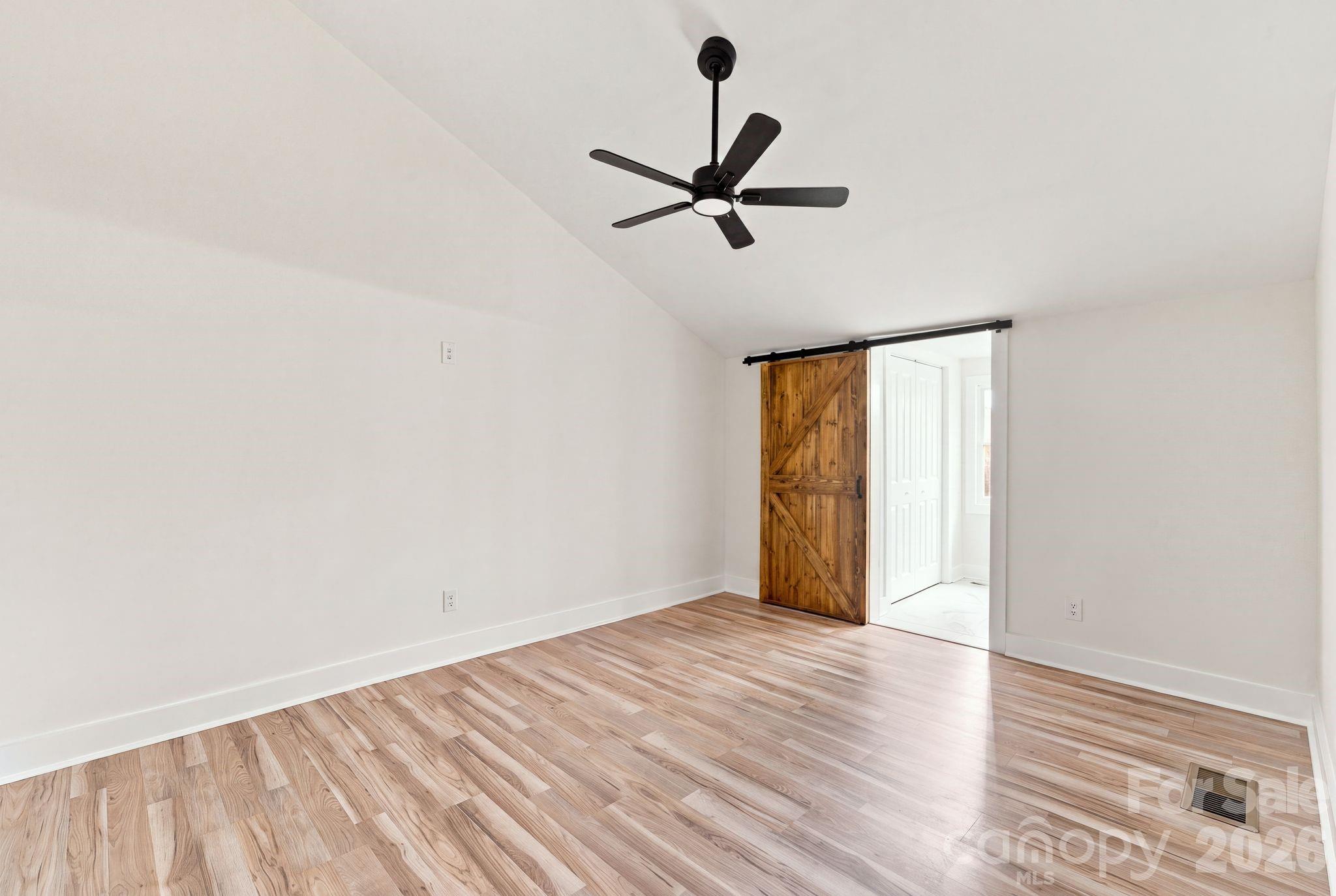 1325 King Road Property Photo 14