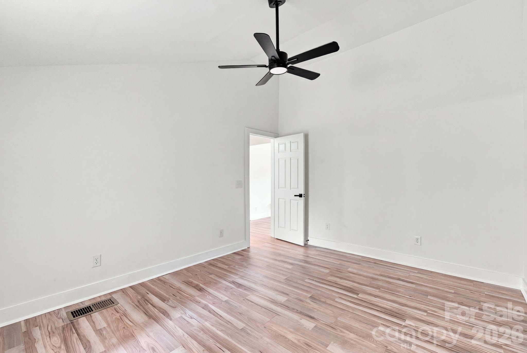 1325 King Road Property Photo 15