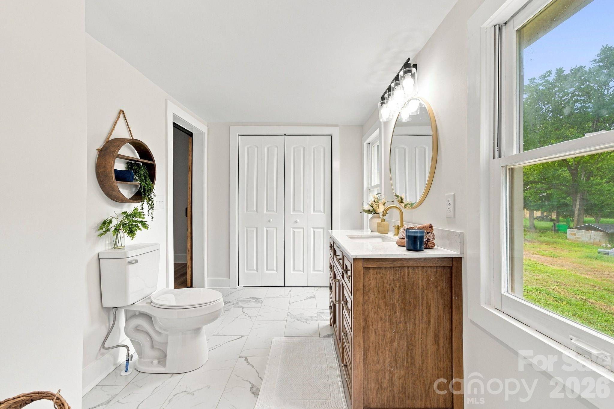1325 King Road Property Photo 17