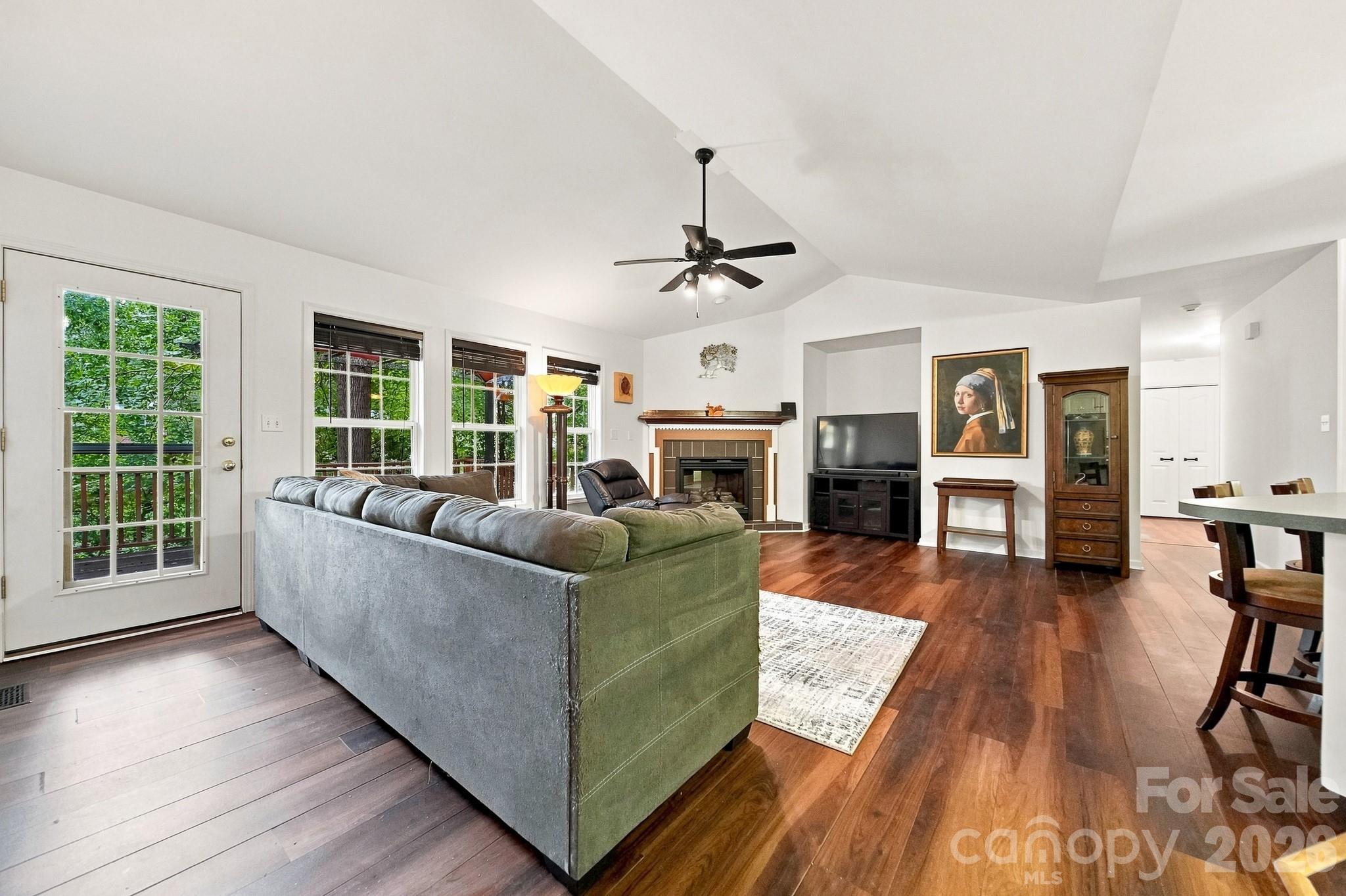 220 5th Street Property Photo 6