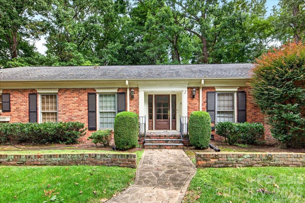 4223 Denbigh Drive Property Photo 3