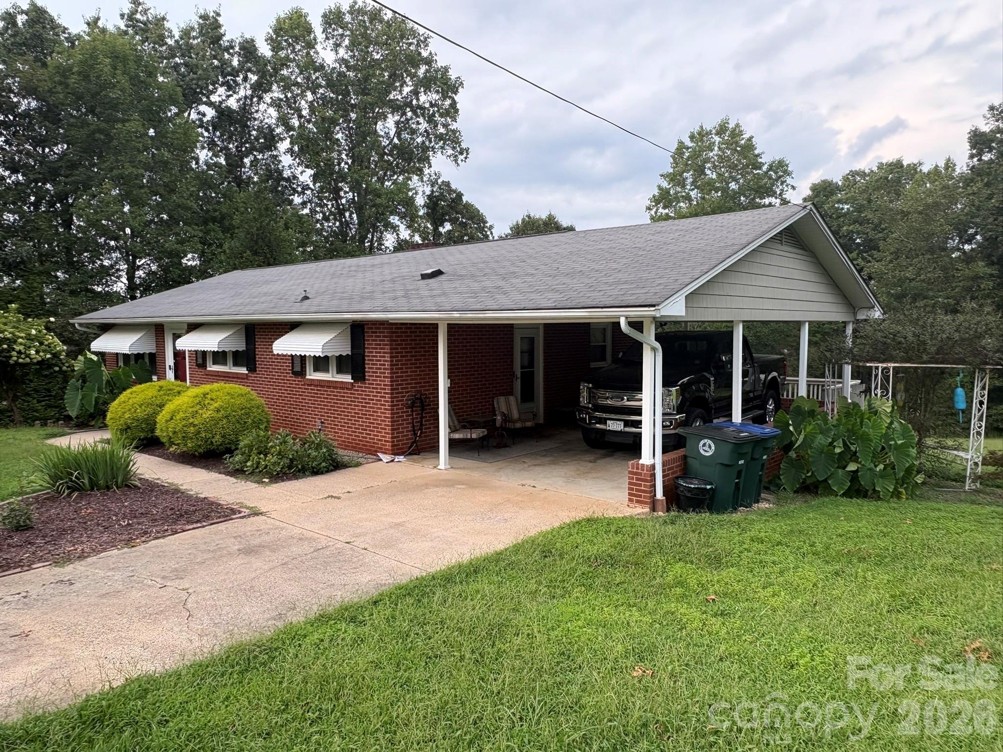 730 Harris Avenue Property Photo 2