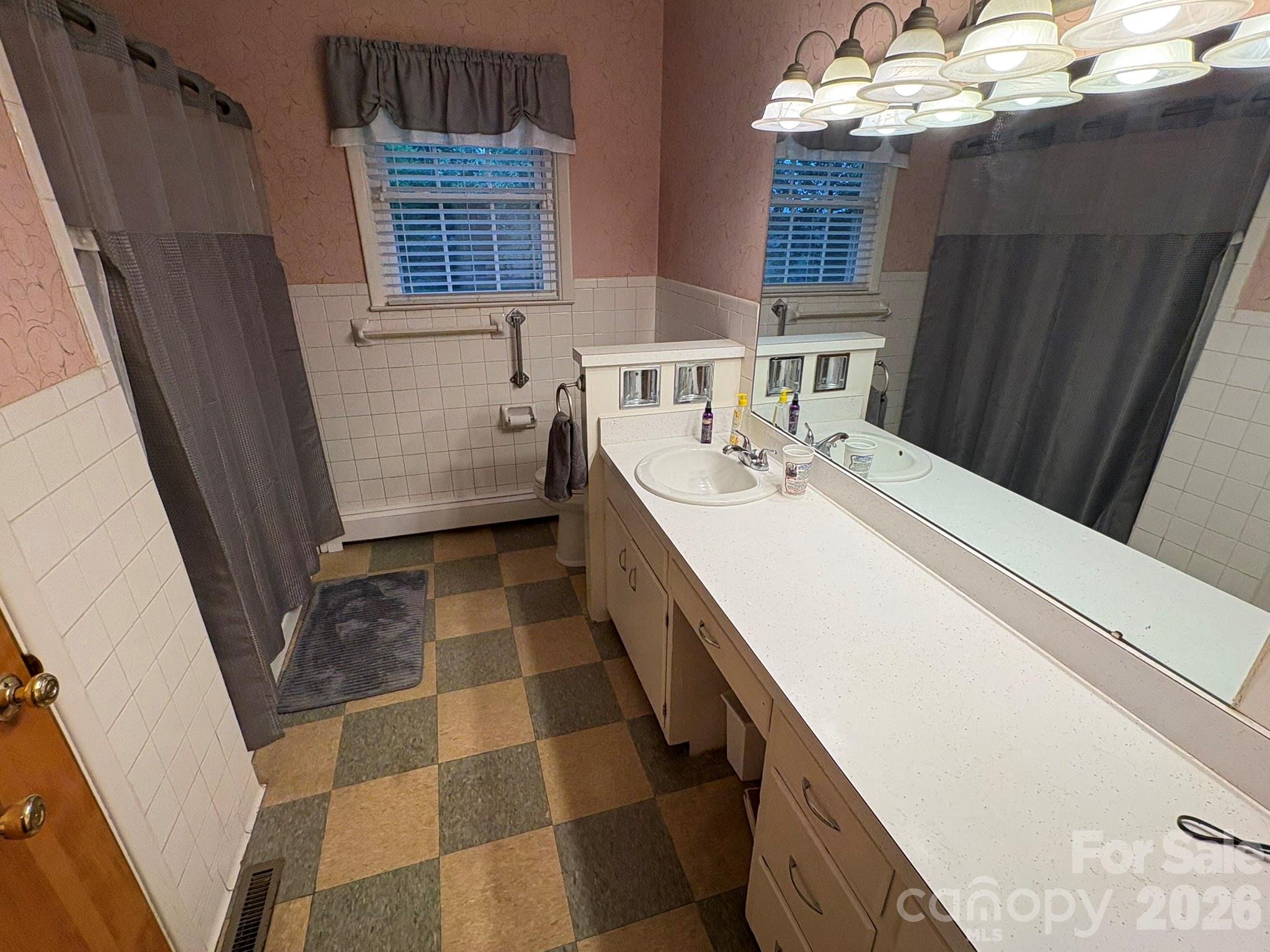 730 Harris Avenue Property Photo 8