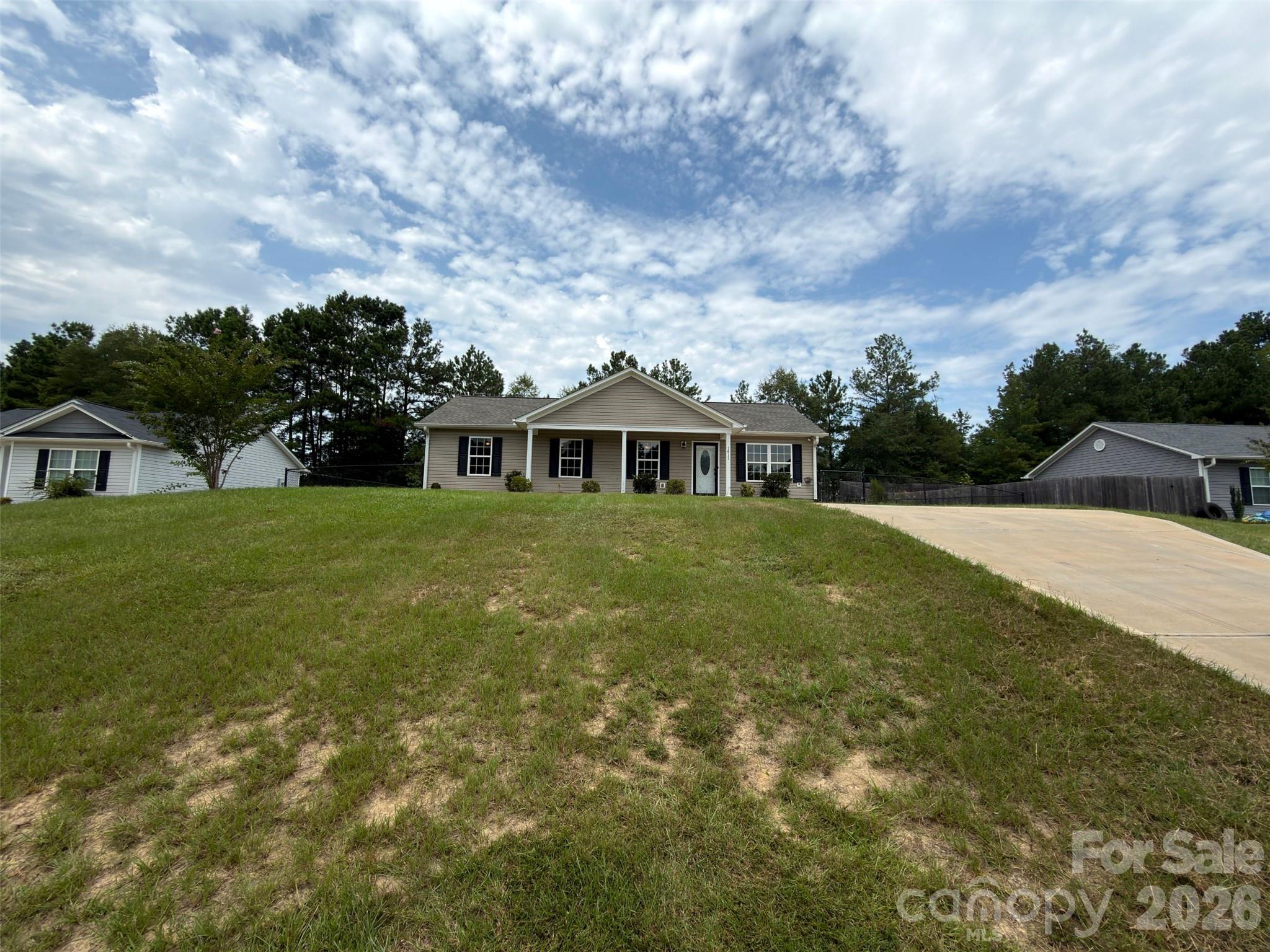 1411 Foxbrook Circle Property Photo 14