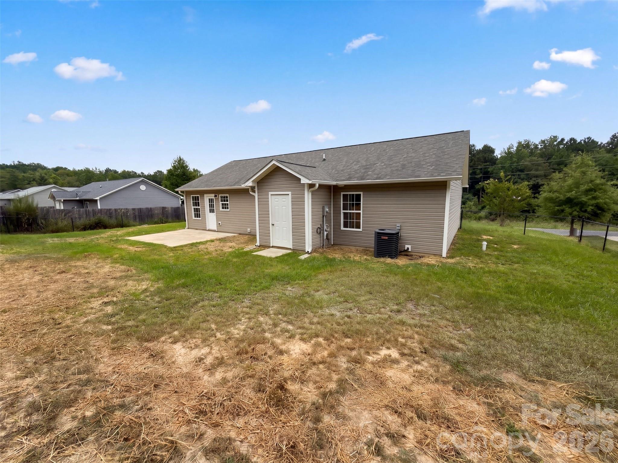1411 Foxbrook Circle Property Photo 15