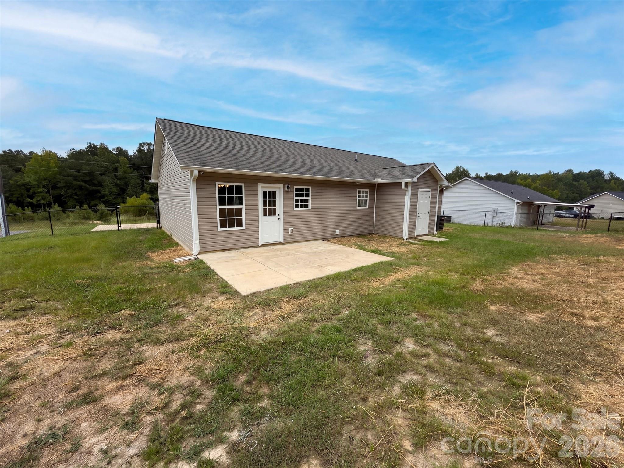 1411 Foxbrook Circle Property Photo 16