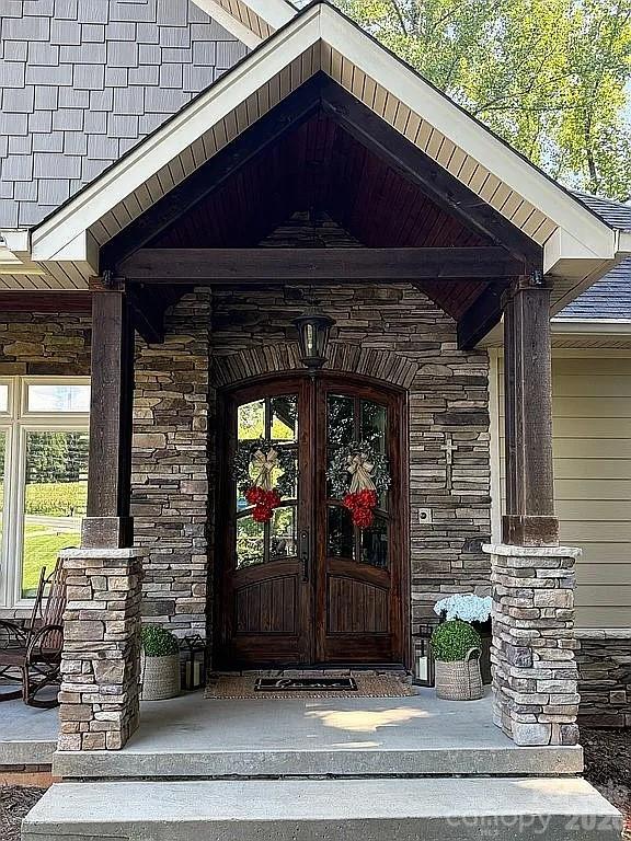 654 N Chipley Ford Road Property Photo 3