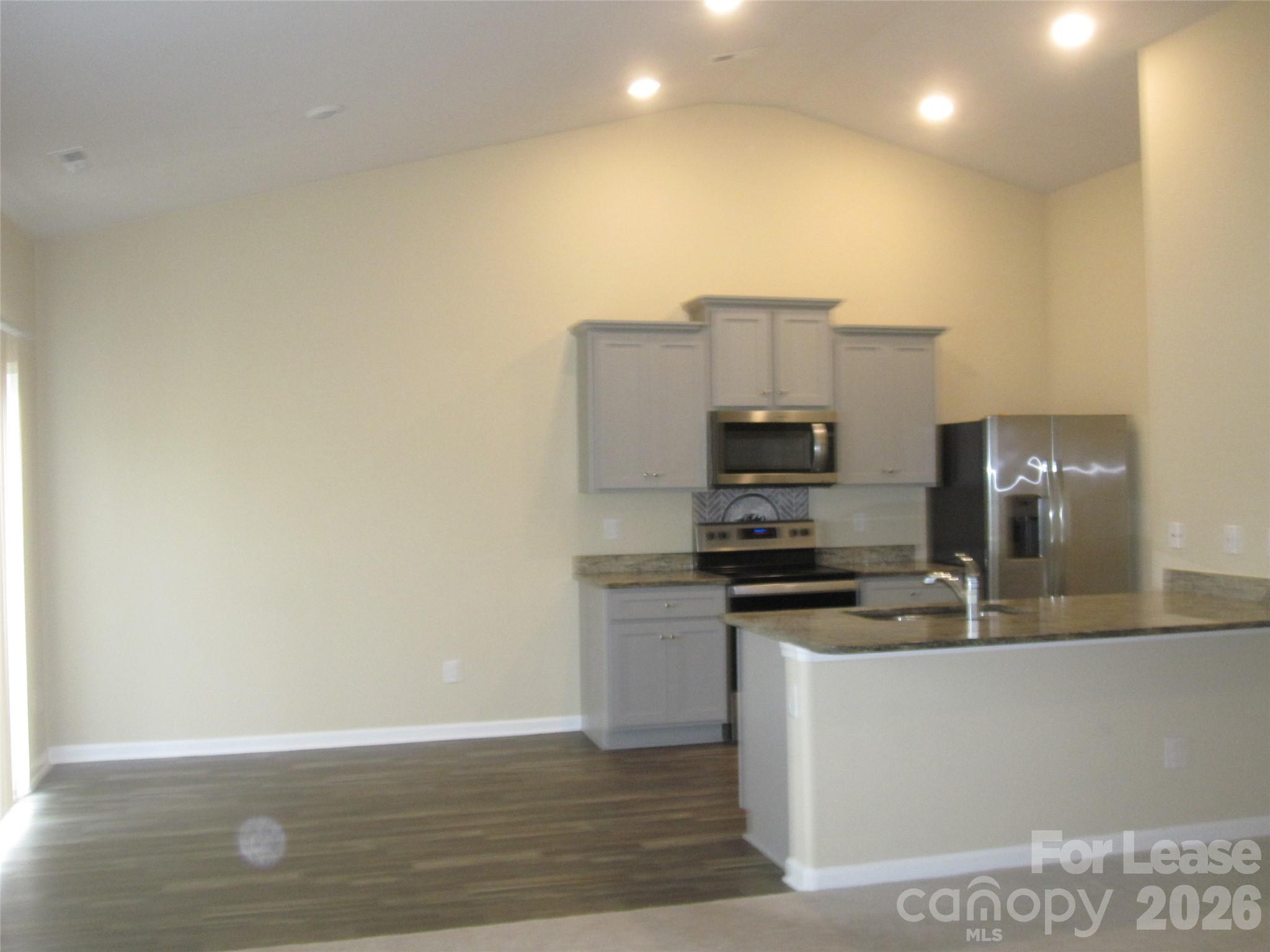 2029 Lanza Drive Property Photo 7