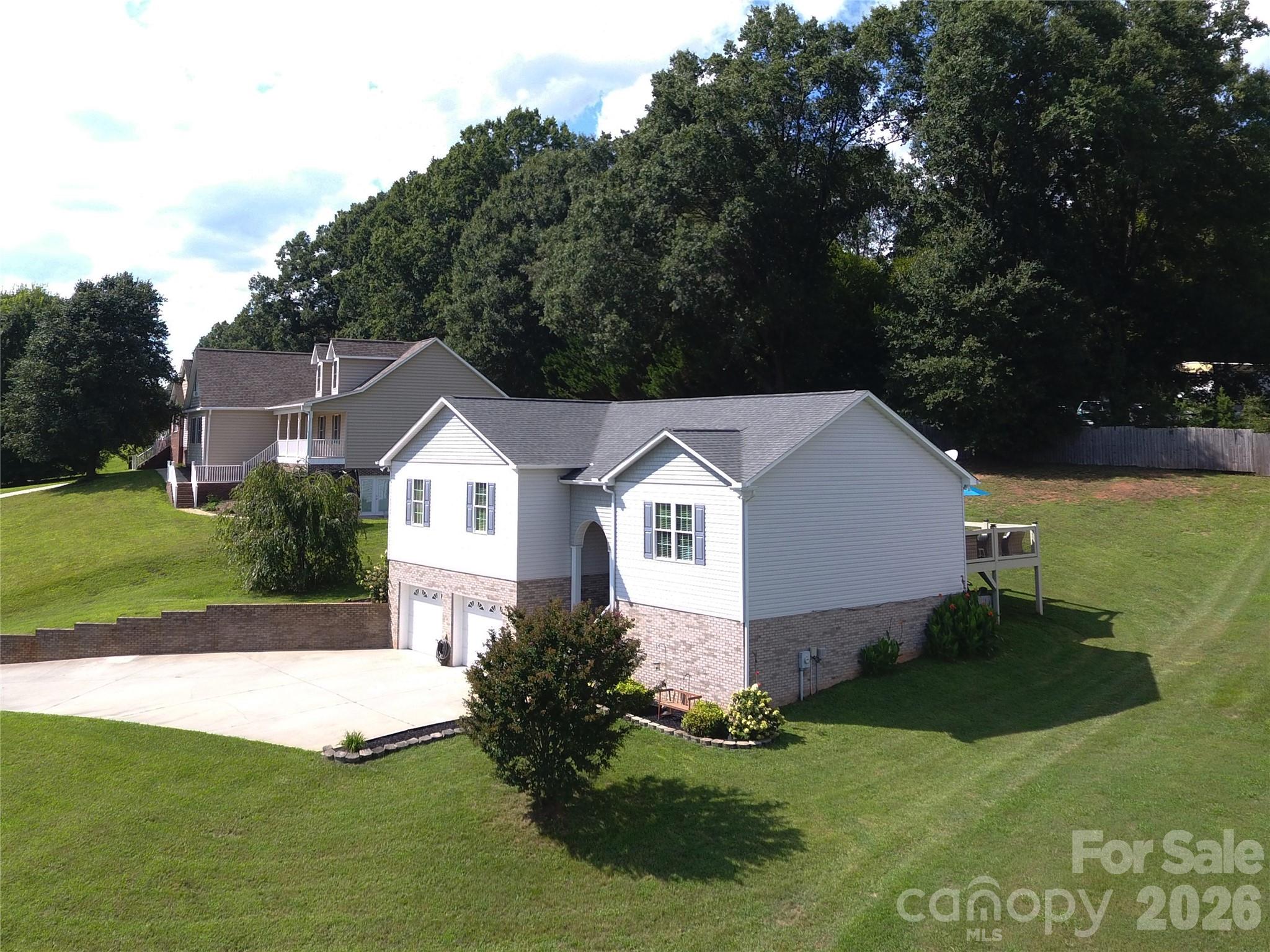 2135 Olde Farm Road 9 Property Photo 3