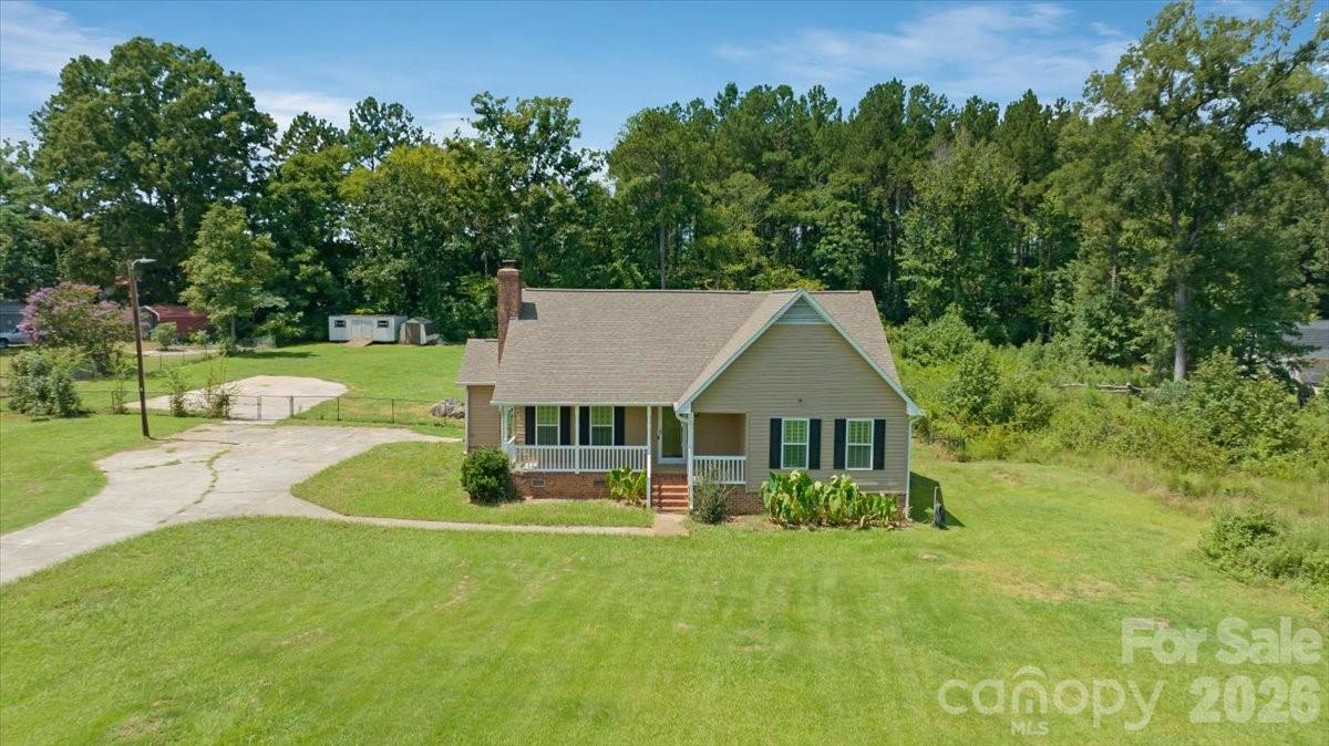2827 E Pinewood Road Property Photo 1