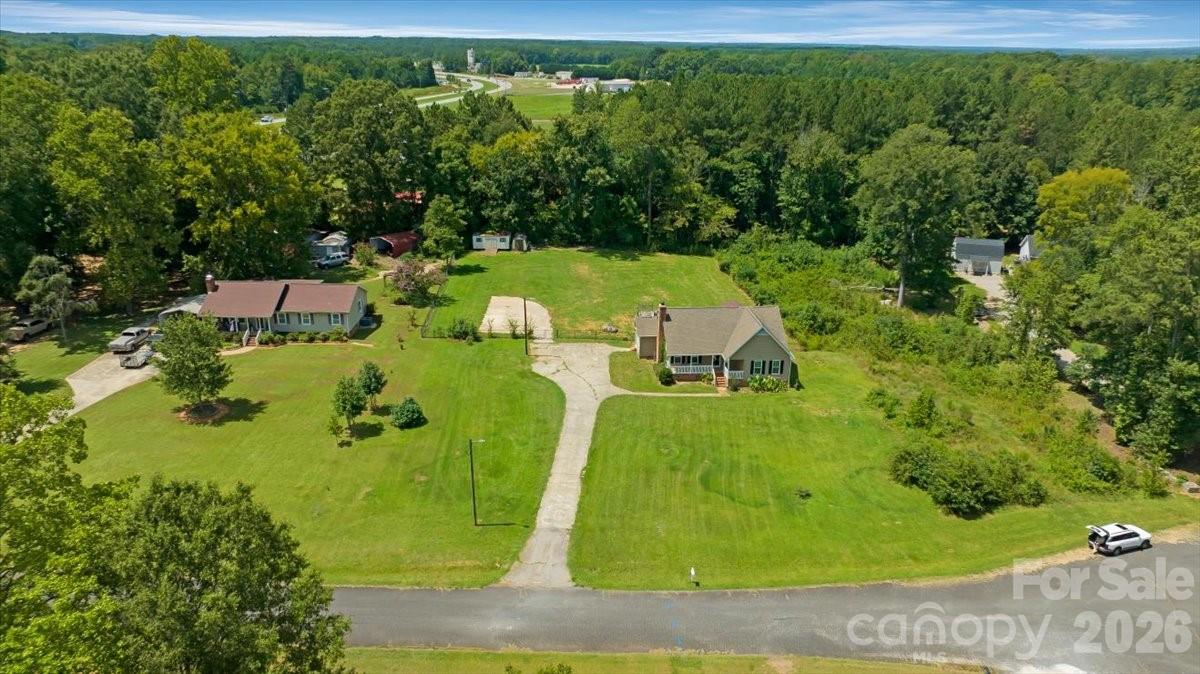 2827 E Pinewood Road Property Photo 4