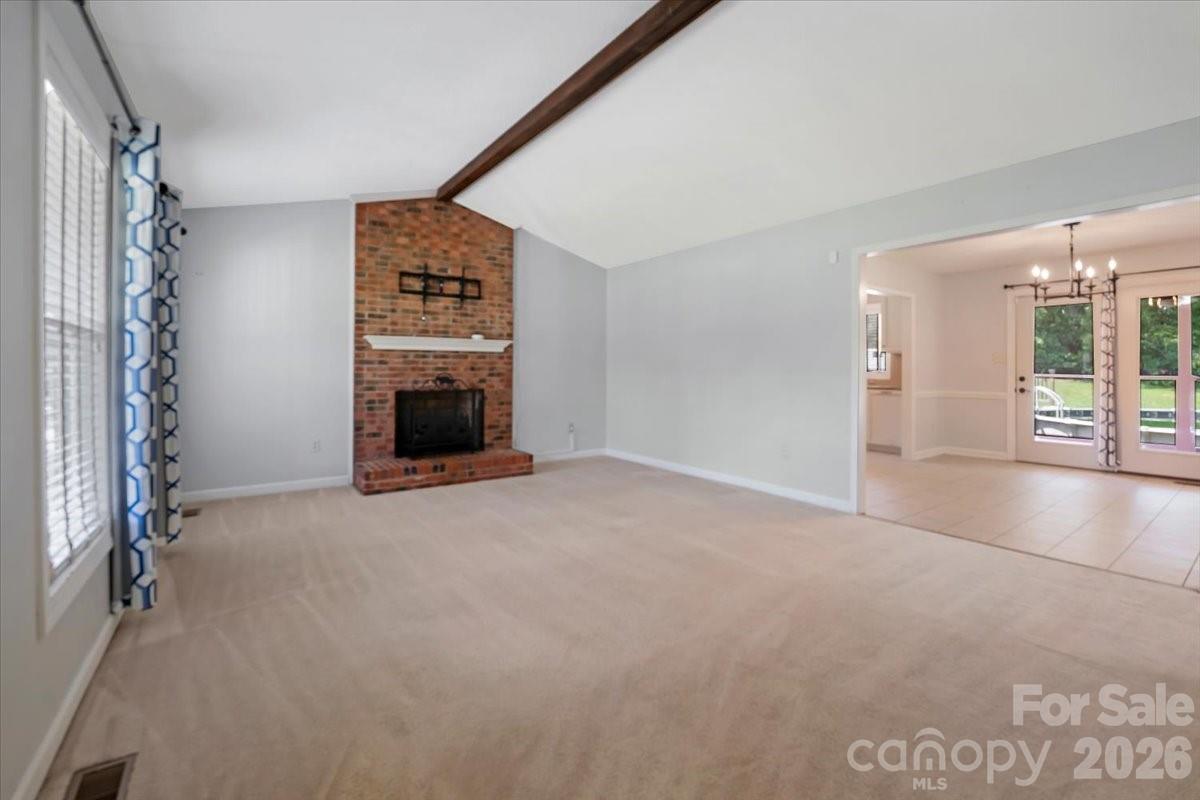 2827 E Pinewood Road Property Photo 5