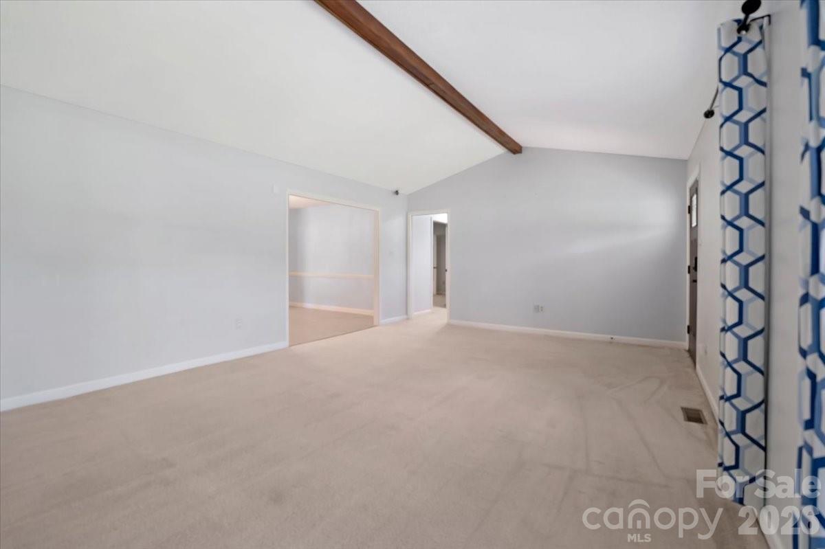 2827 E Pinewood Road Property Photo 6