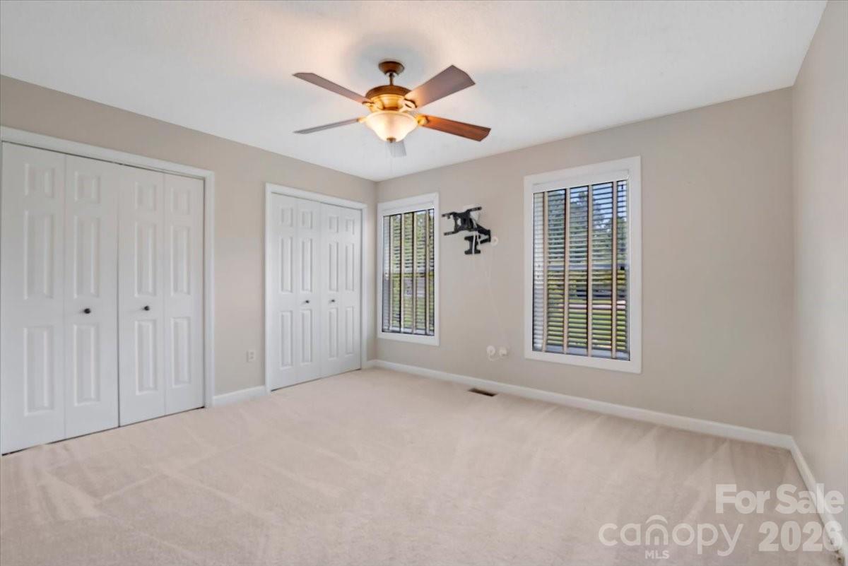 2827 E Pinewood Road Property Photo 8