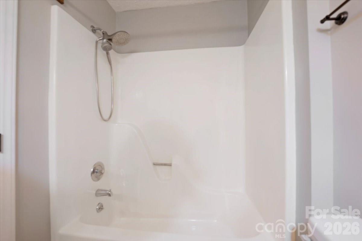 2827 E Pinewood Road Property Photo 12