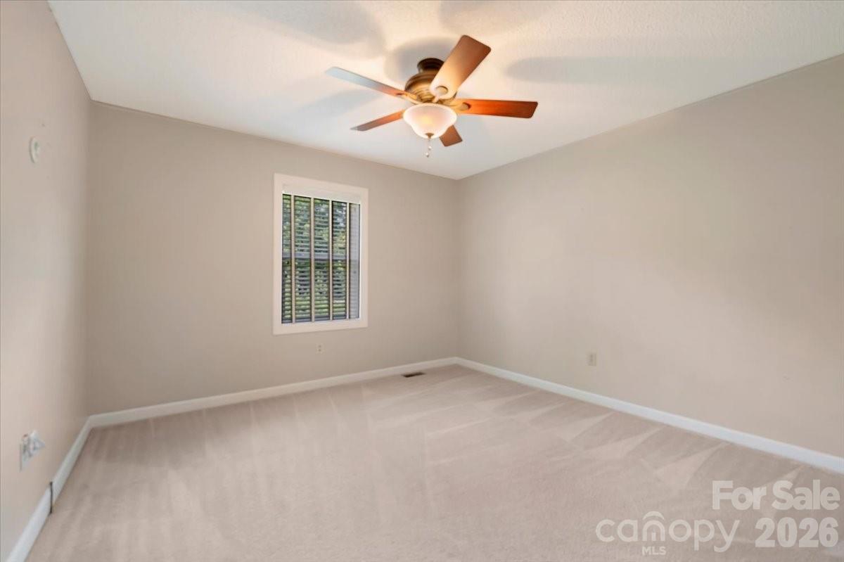 2827 E Pinewood Road Property Photo 13