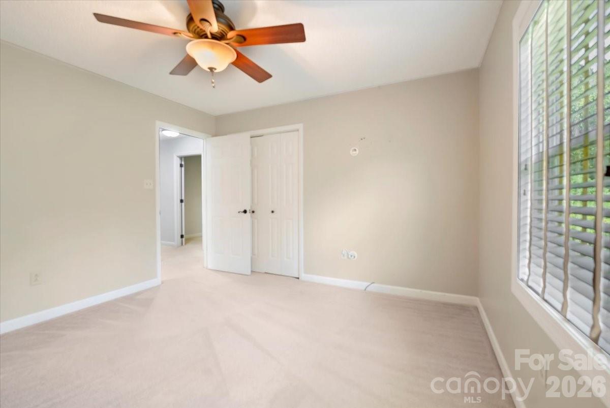2827 E Pinewood Road Property Photo 15