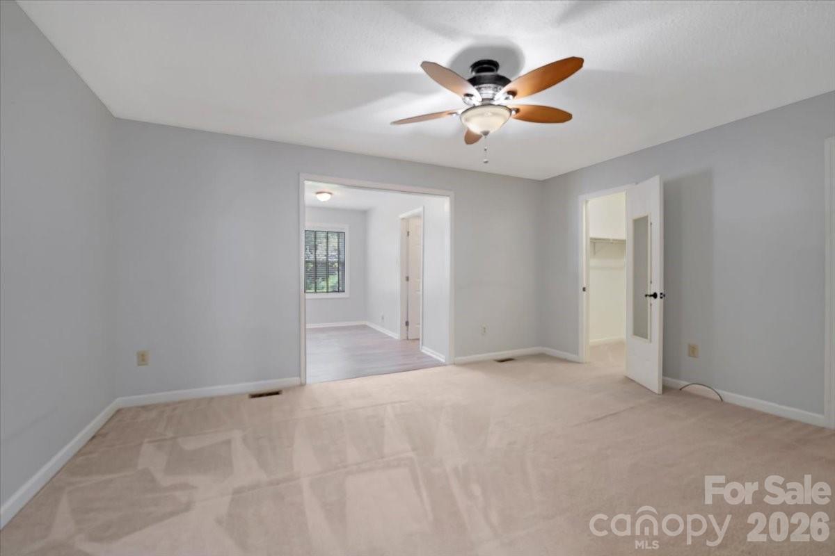 2827 E Pinewood Road Property Photo 16