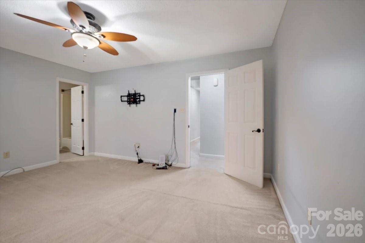 2827 E Pinewood Road Property Photo 17