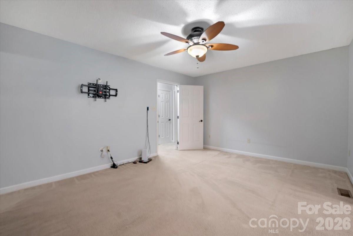 2827 E Pinewood Road Property Photo 19