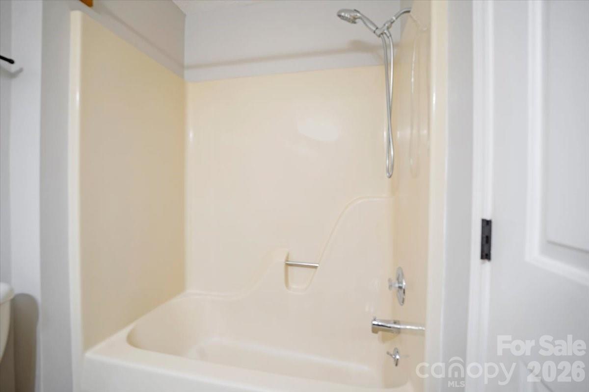 2827 E Pinewood Road Property Photo 21