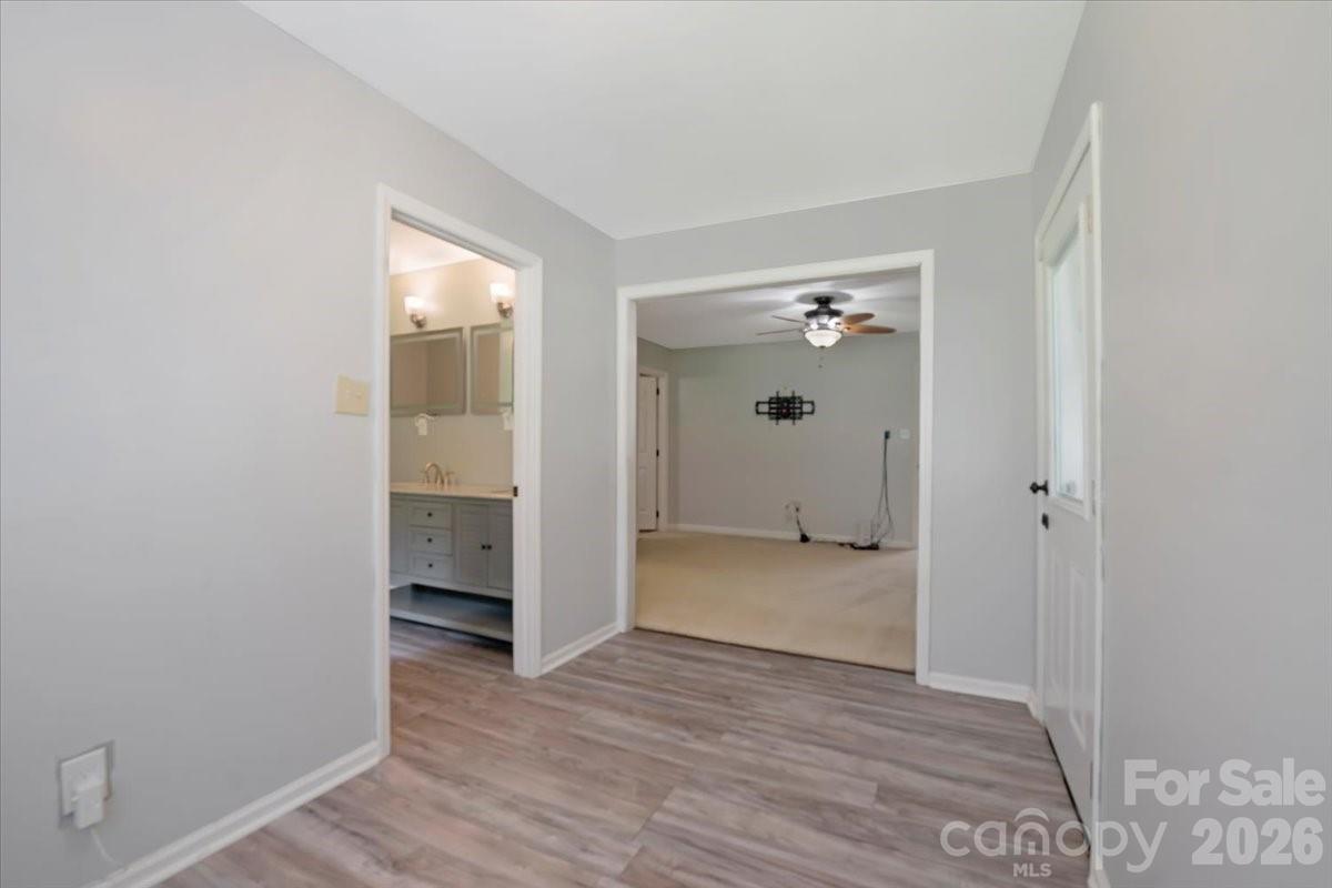 2827 E Pinewood Road Property Photo 24