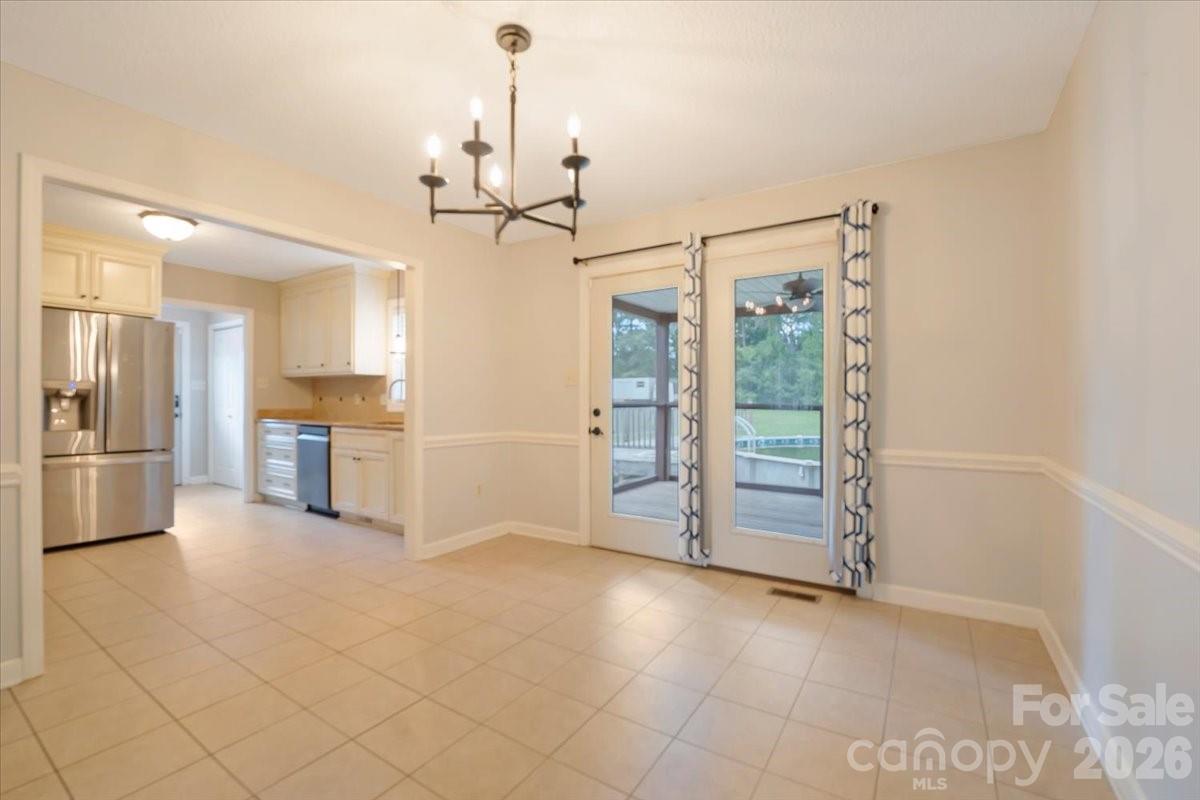 2827 E Pinewood Road Property Photo 28