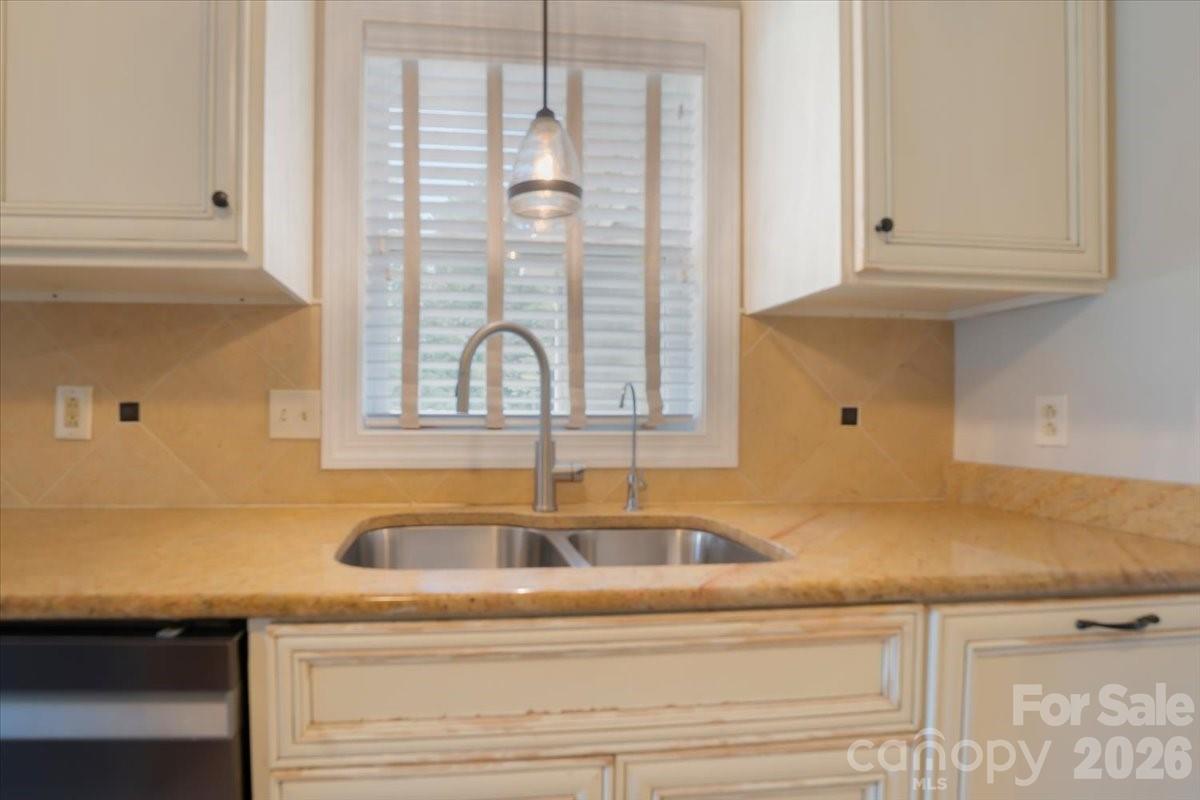 2827 E Pinewood Road Property Photo 33