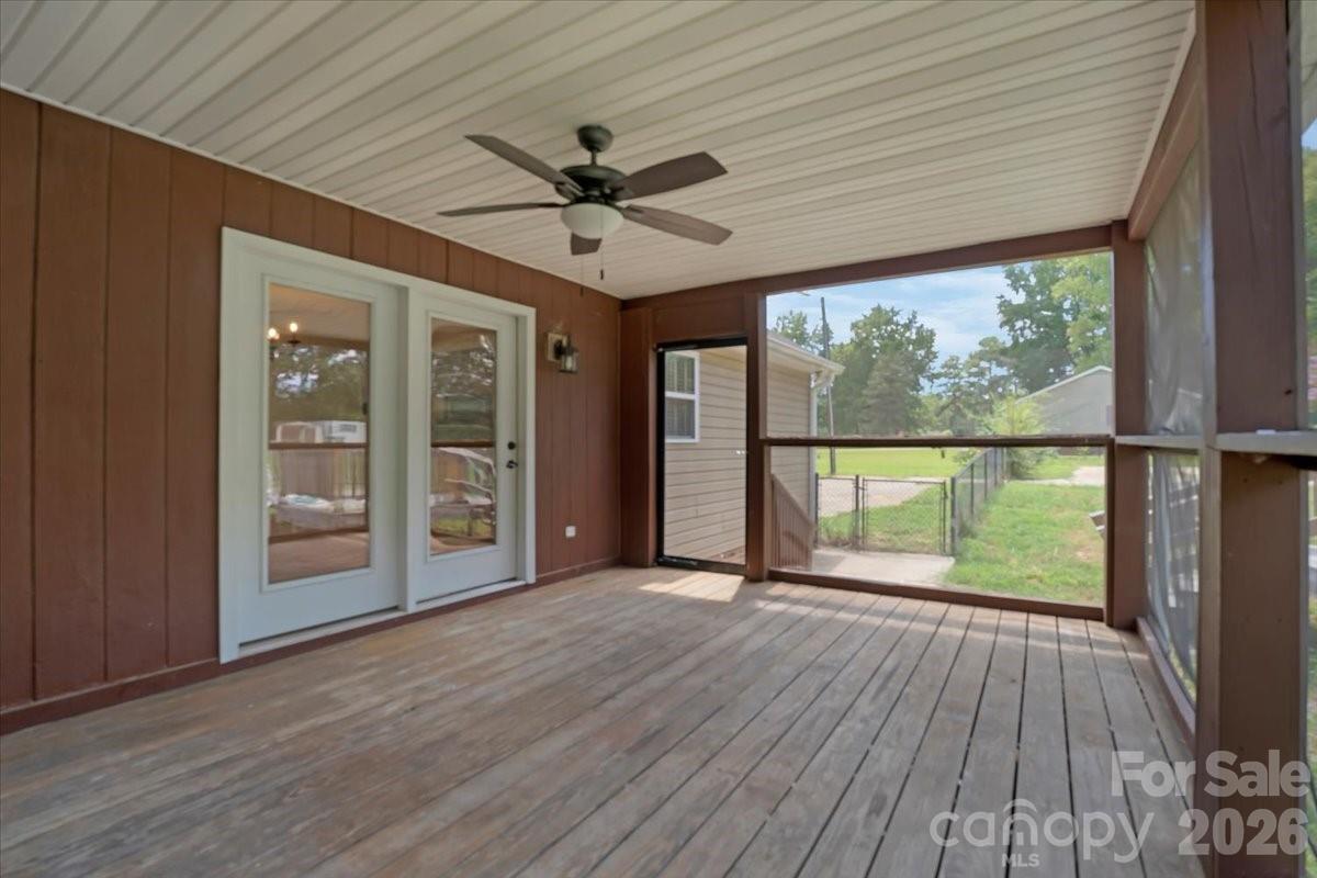 2827 E Pinewood Road Property Photo 36