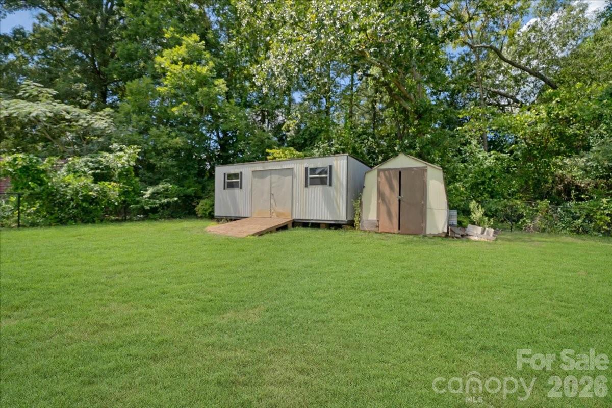 2827 E Pinewood Road Property Photo 37