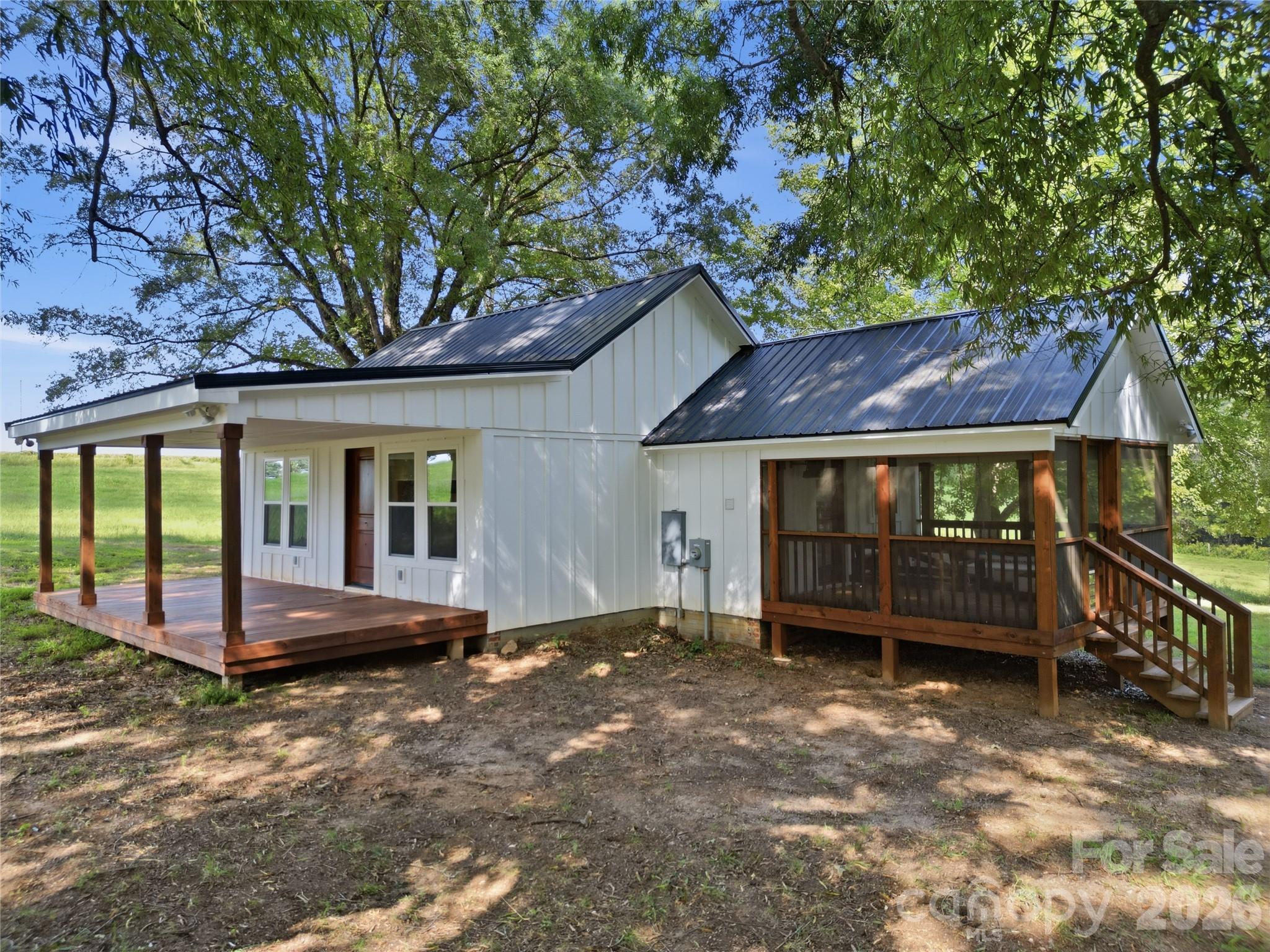 594 Rash Road Property Photo 2