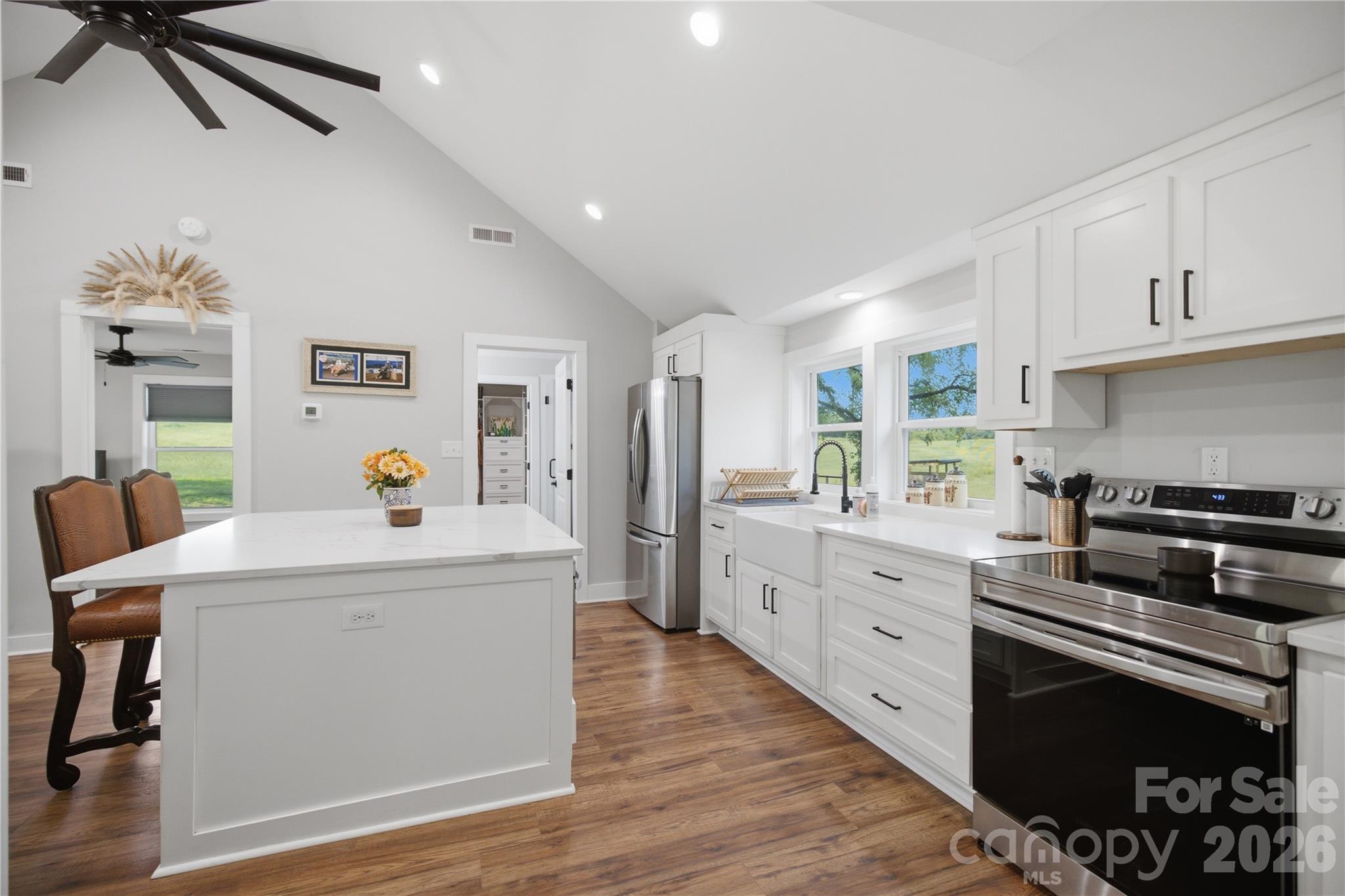 594 Rash Road Property Photo 4