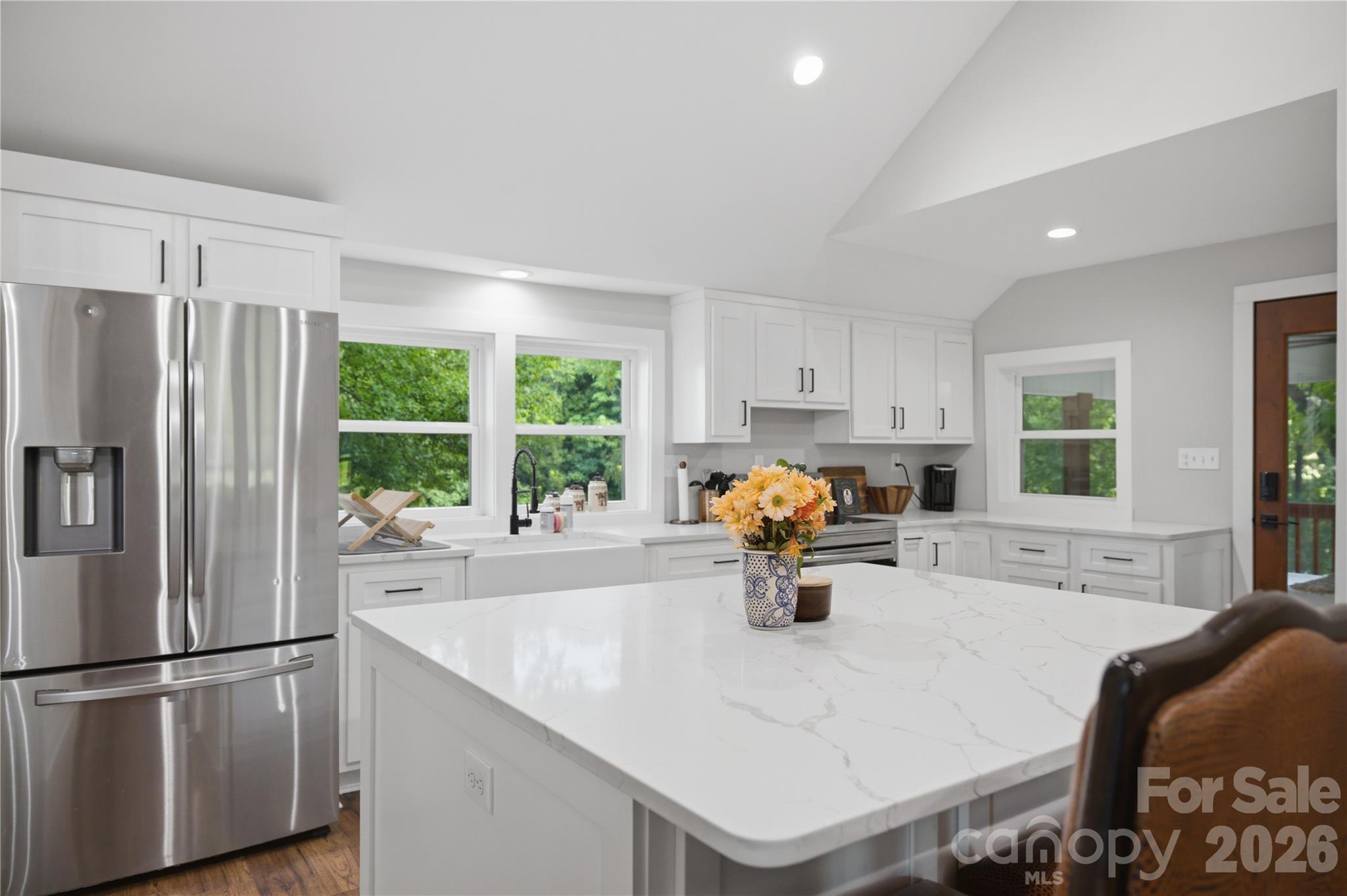 594 Rash Road Property Photo 5