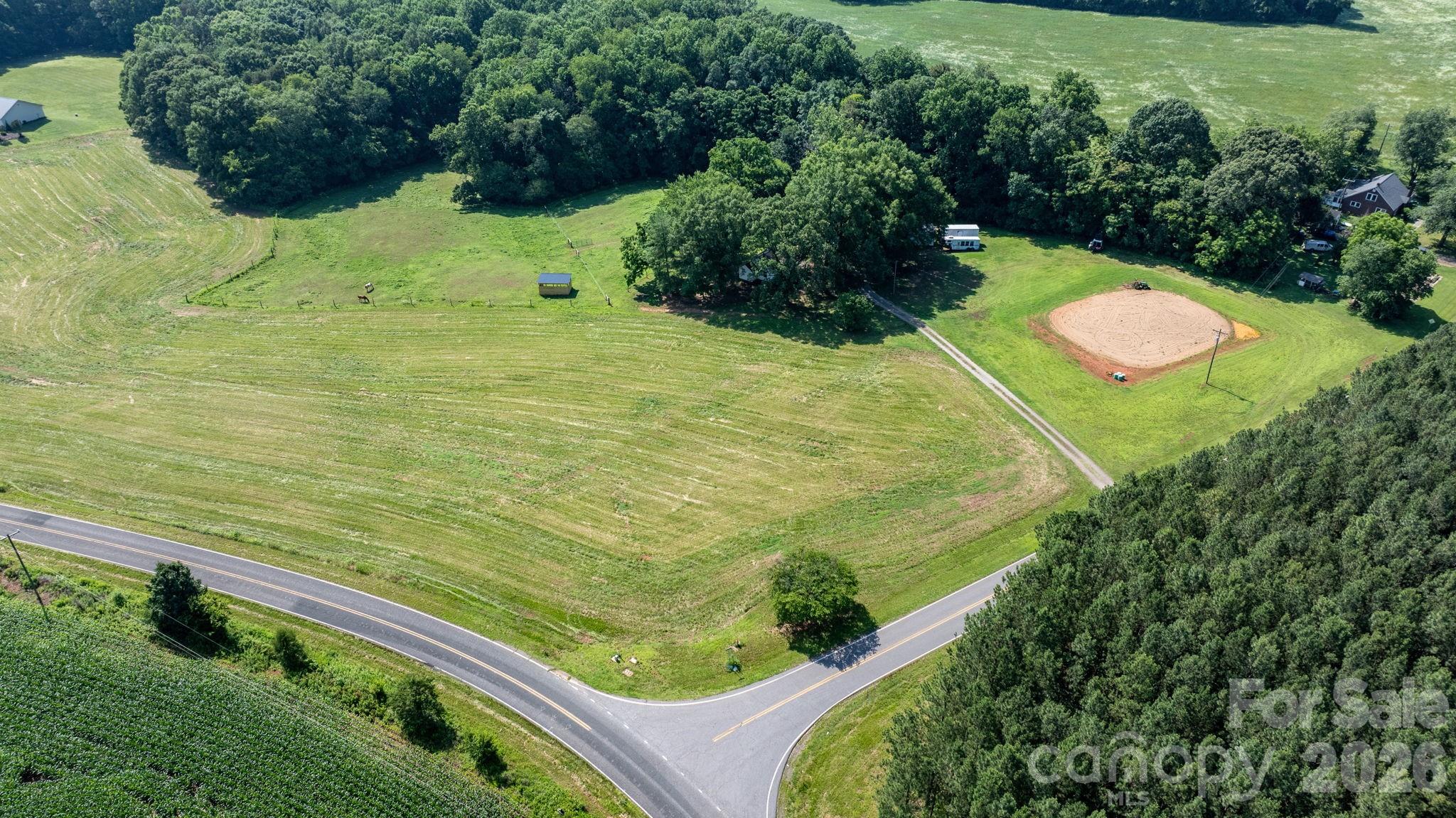 594 Rash Road Property Photo 6