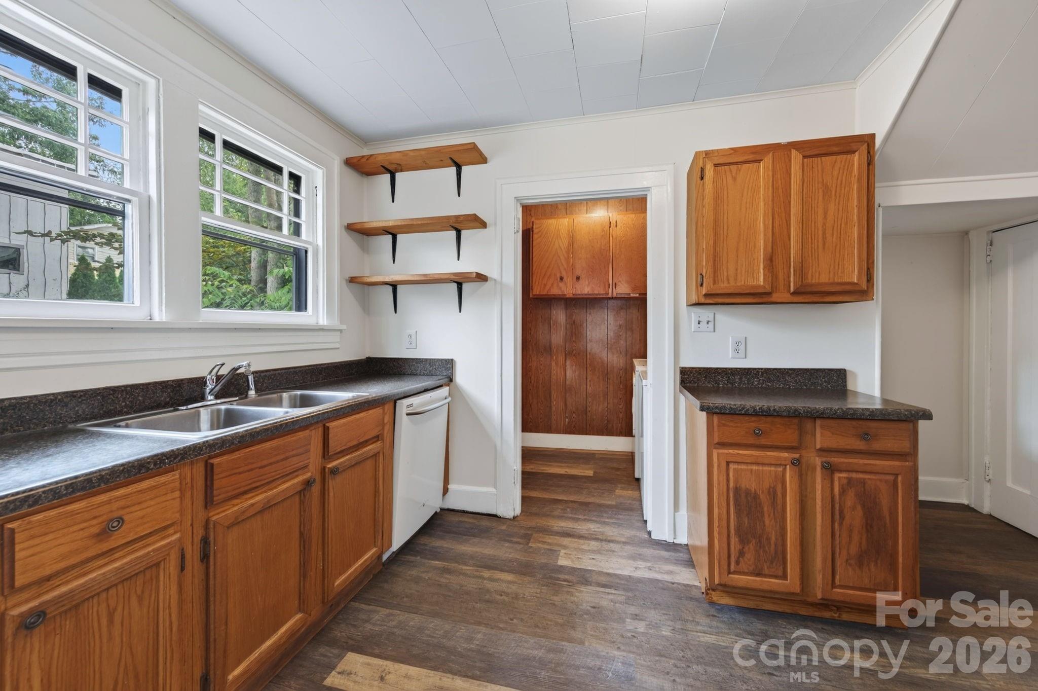 203 Pennsylvania Avenue Property Photo 10