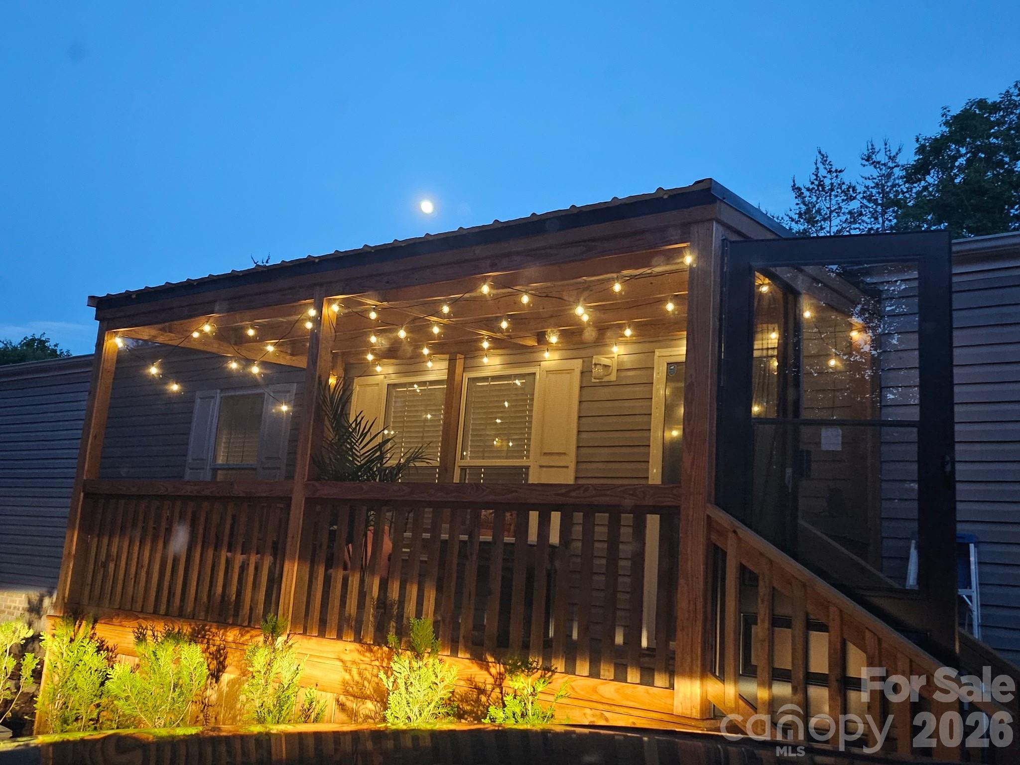 77 Raccoon Ridge Property Photo 1