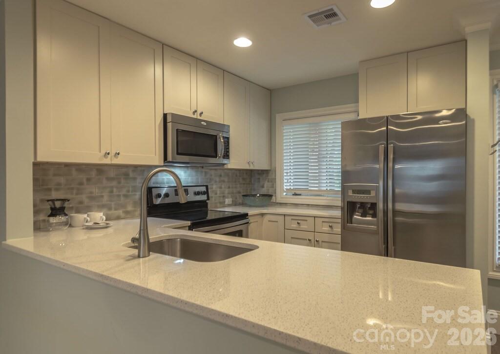 4413 Sea Forest Drive Property Photo 8