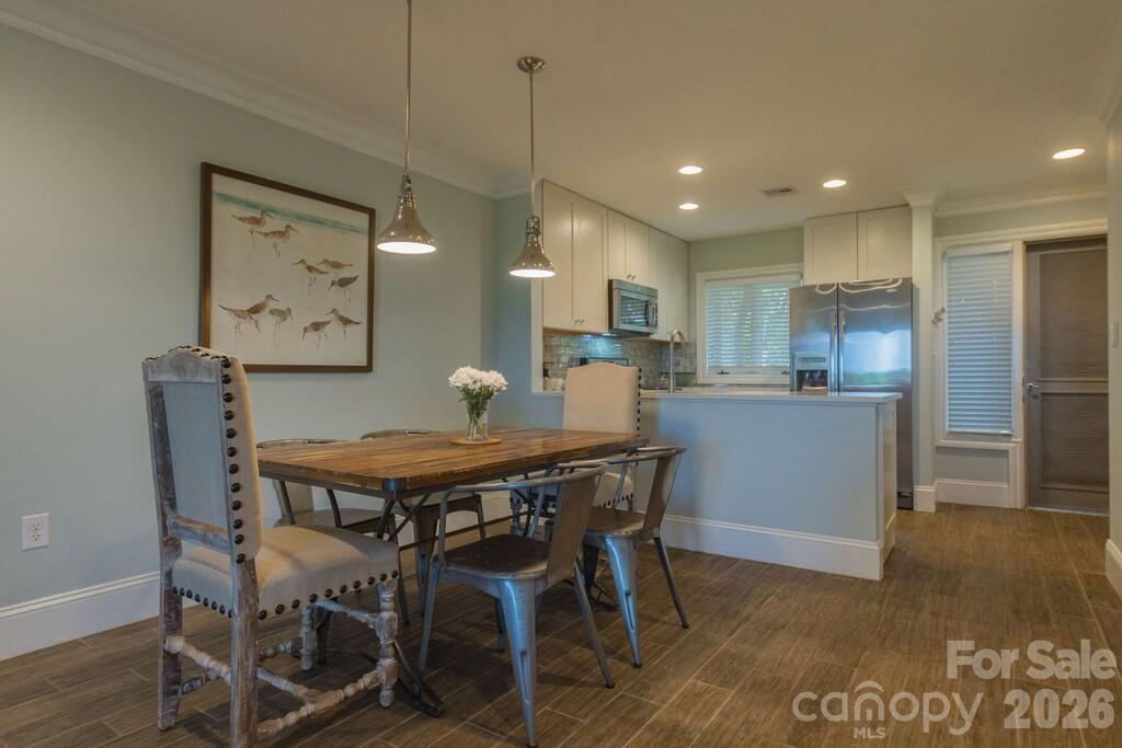 4413 Sea Forest Drive Property Photo 10